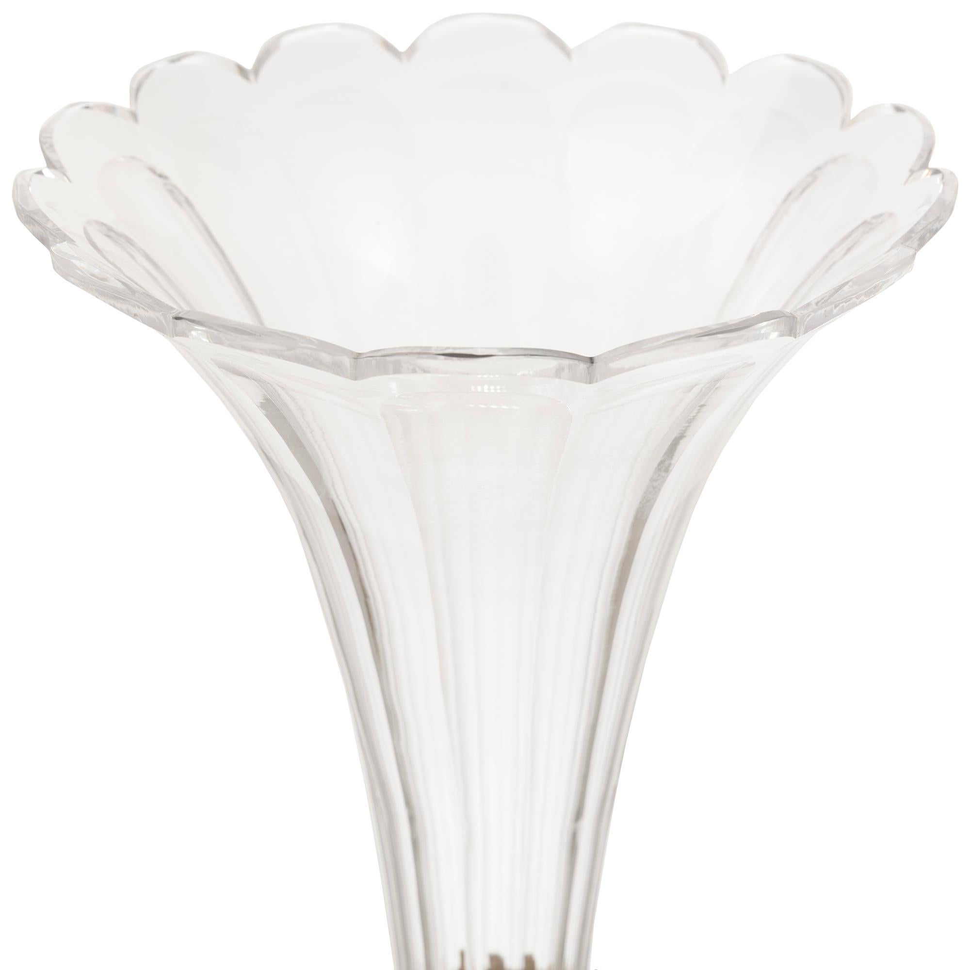 Francese Vaso francese del XIX secolo Louis XVI st. in ormolu e cristallo Baccarat in vendita