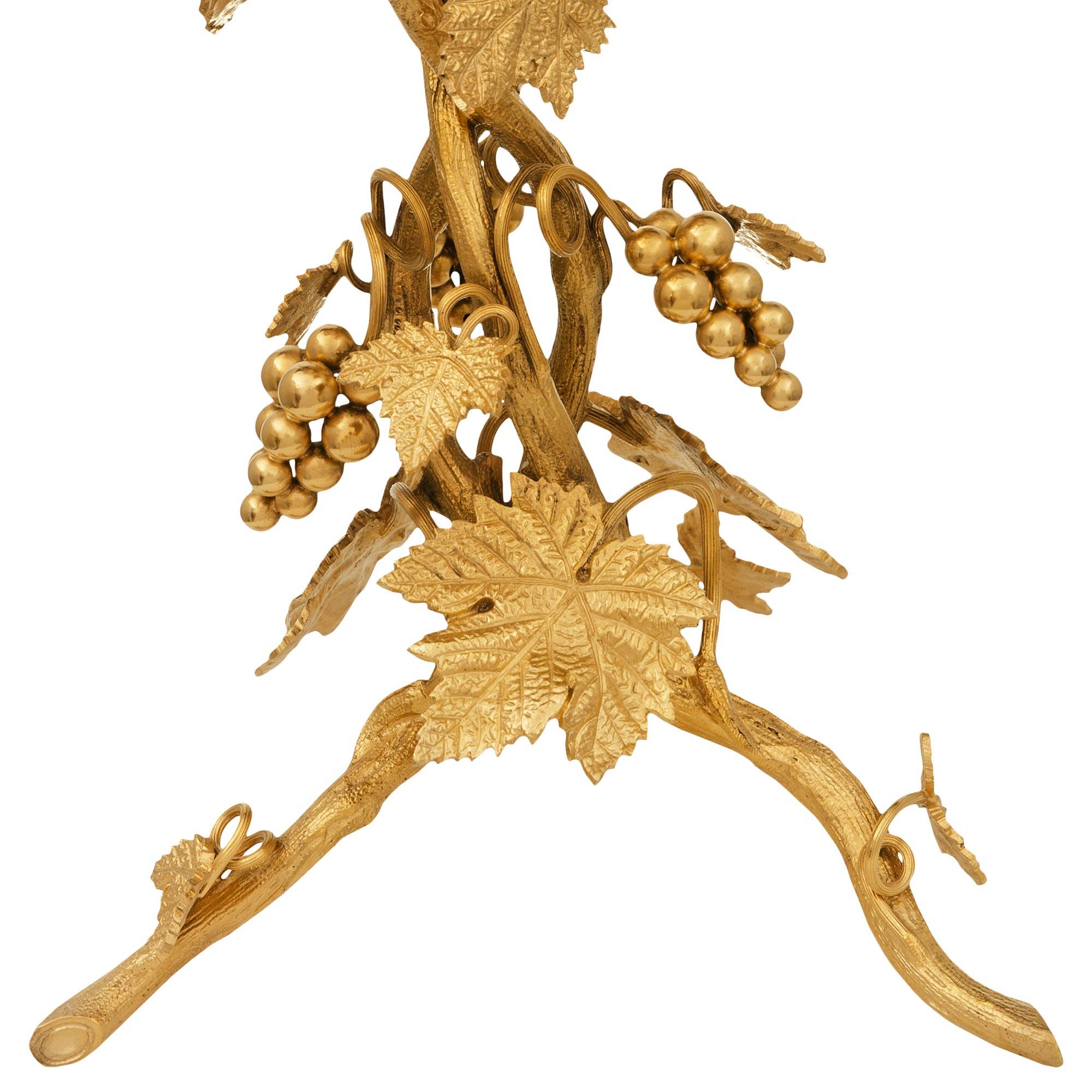 Vaso francese del XIX secolo Louis XVI st. in ormolu e cristallo Baccarat in vendita 1