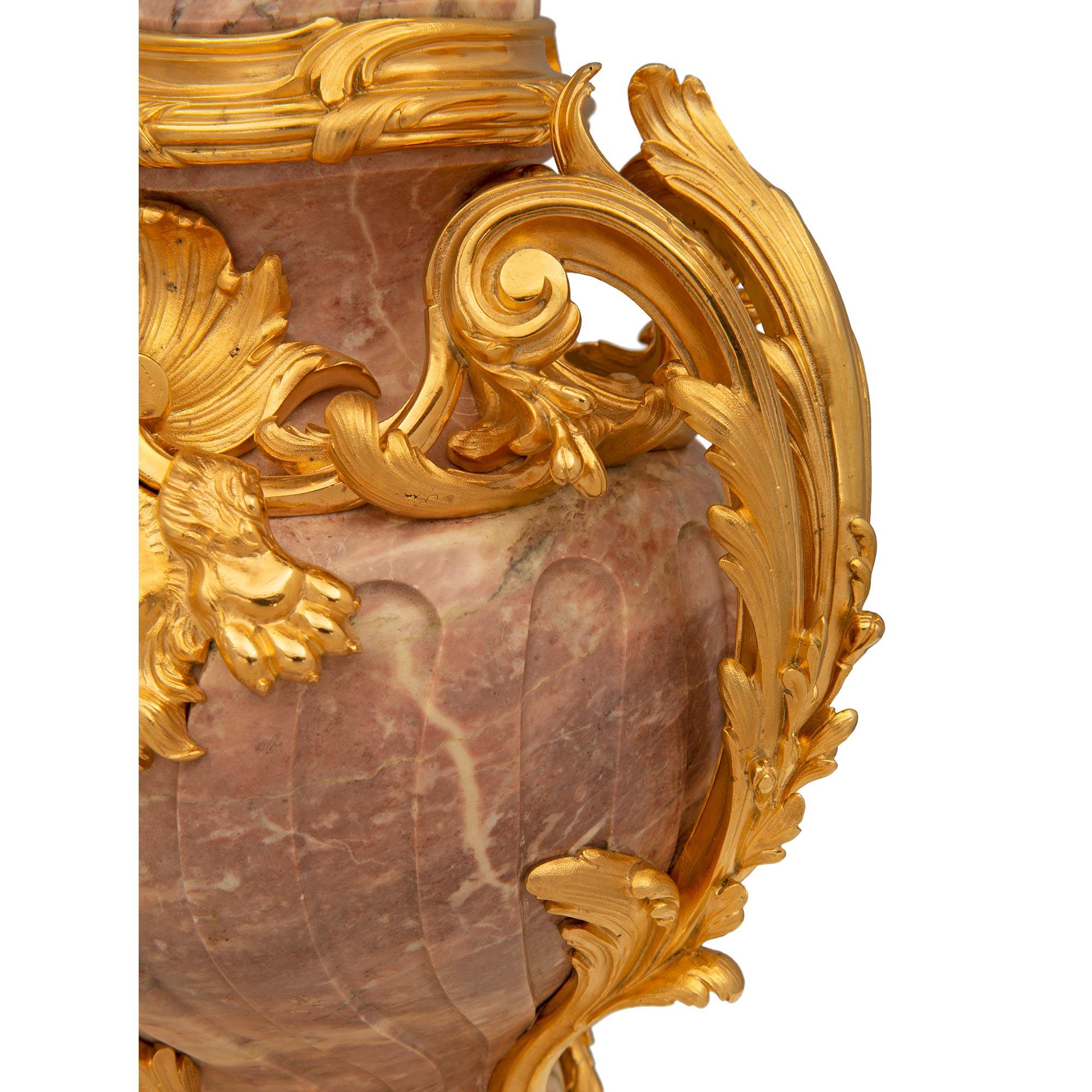 Lampe Louis XVI du XIXe siècle en bronze doré et marbre Brèche Violette en vente 1