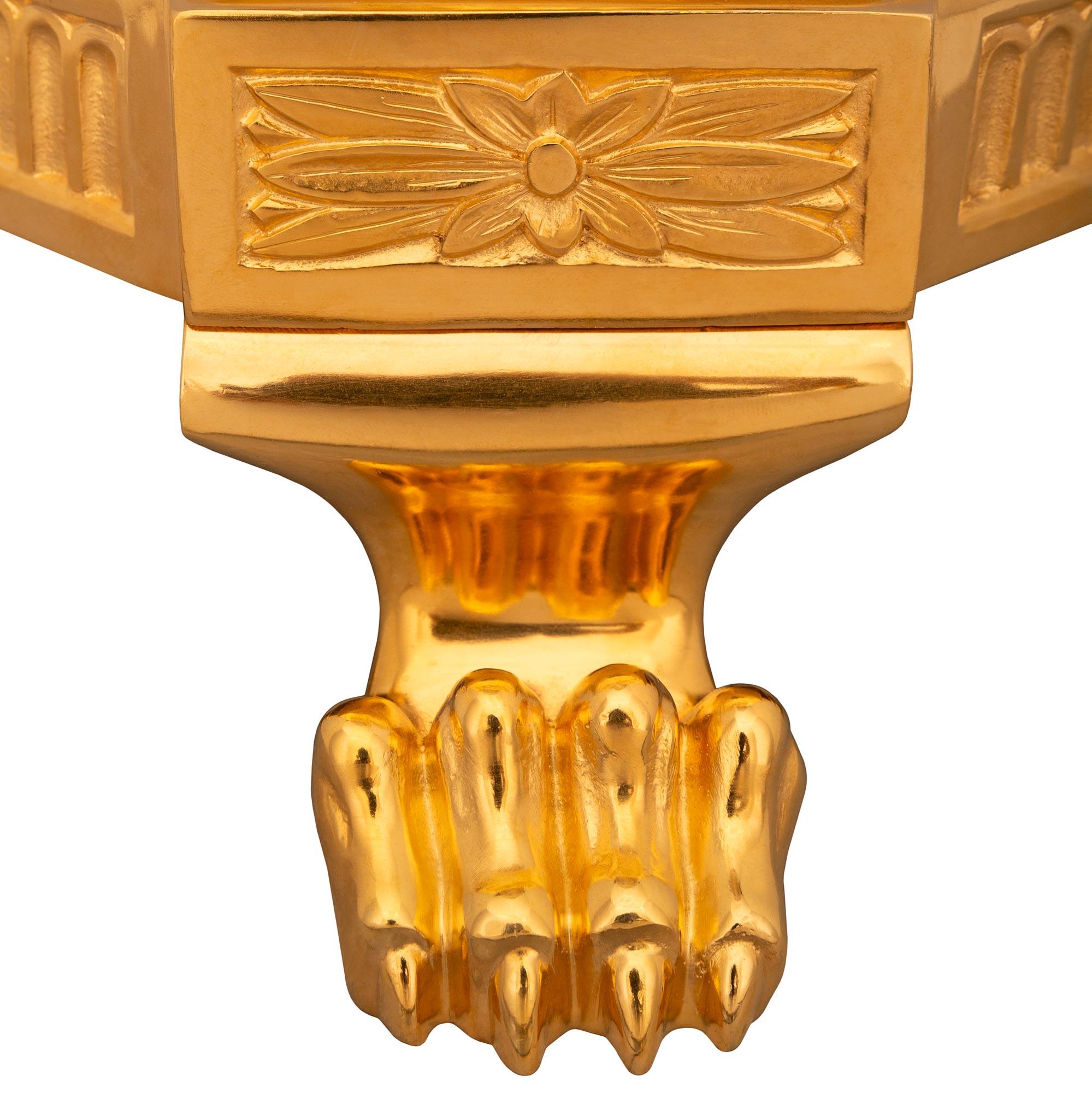 Lampada francese del XIX secolo in stile Luigi XVI in Ormolu e marmo di Violette in vendita 3