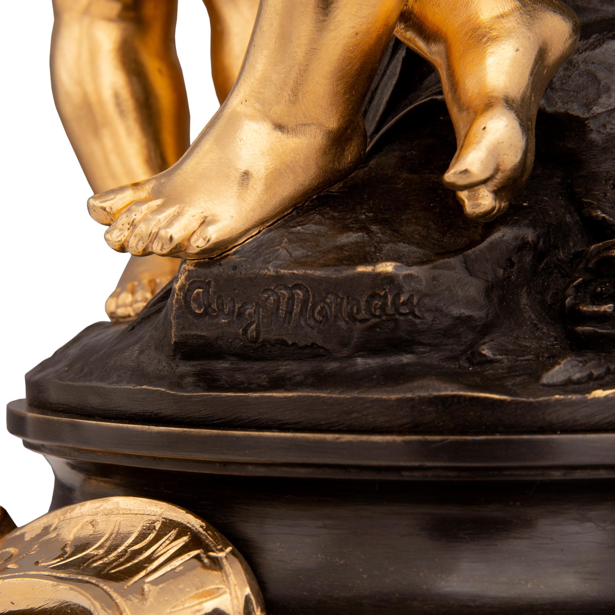 Französische Louis-XVI-Statue aus Goldbronze und Bronze, signiert Moreau, 19. Jahrhundert im Angebot 3