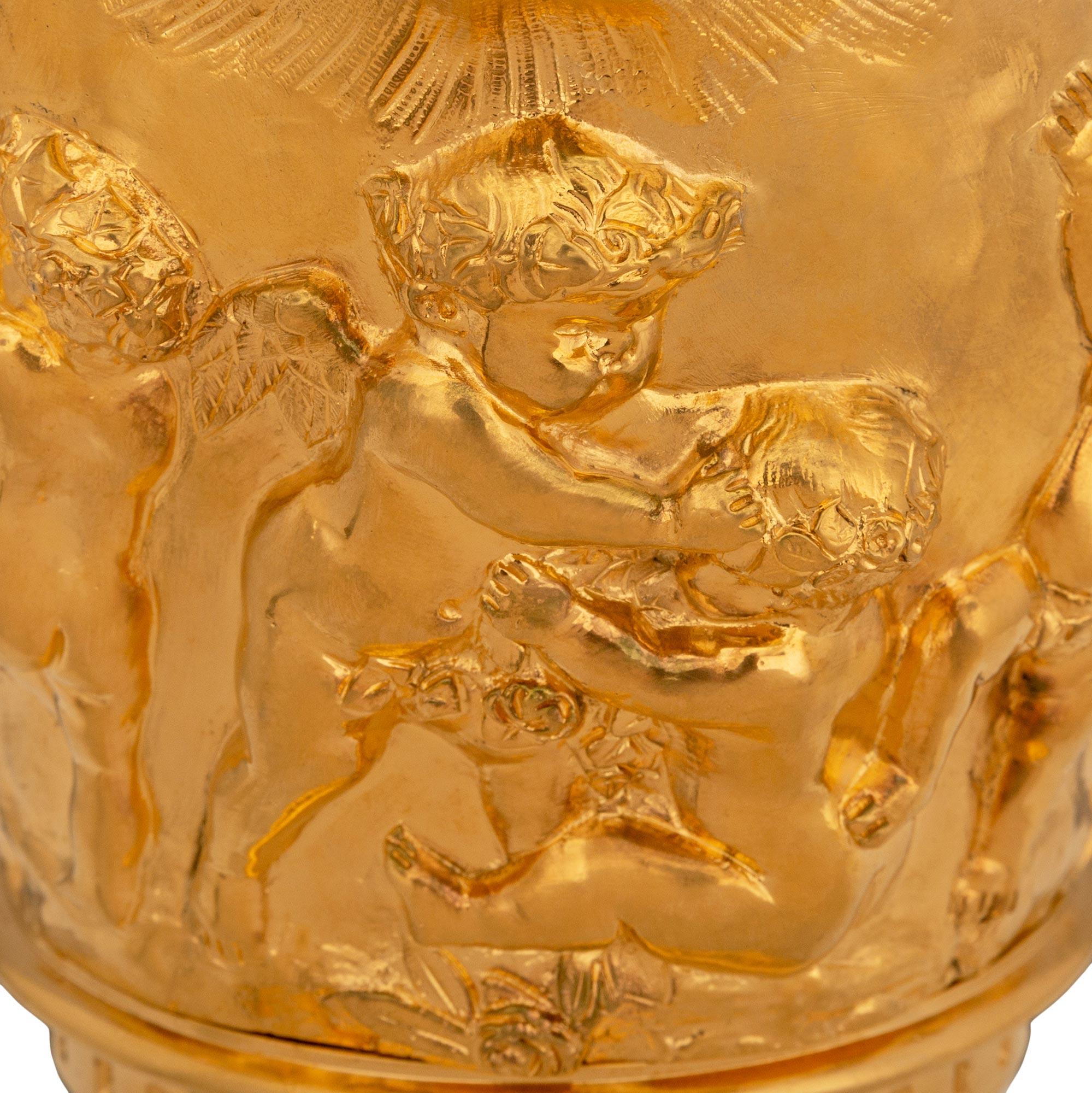 Französische Louis-XVI-Lampe aus Goldbronze und Calacatta-Marmor, 19. Jahrhundert im Angebot 2