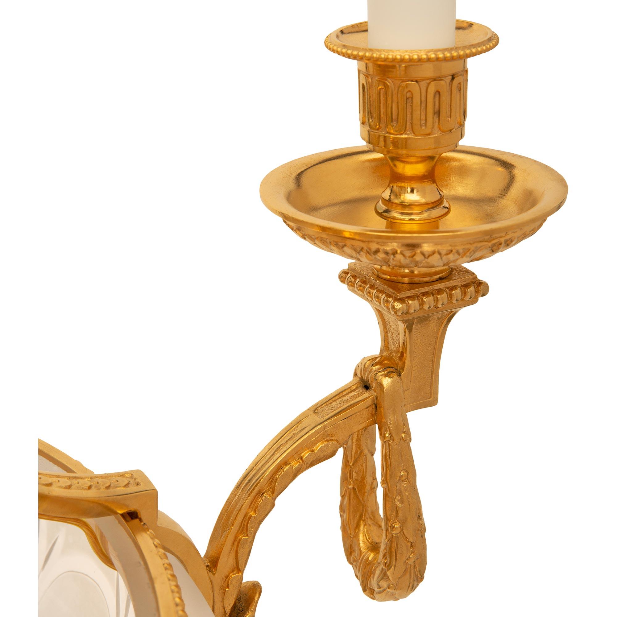 Satinato Lampadario francese del XIX secolo St. Louis Crystal con ormolatura e cristalli satinati acidati in vendita