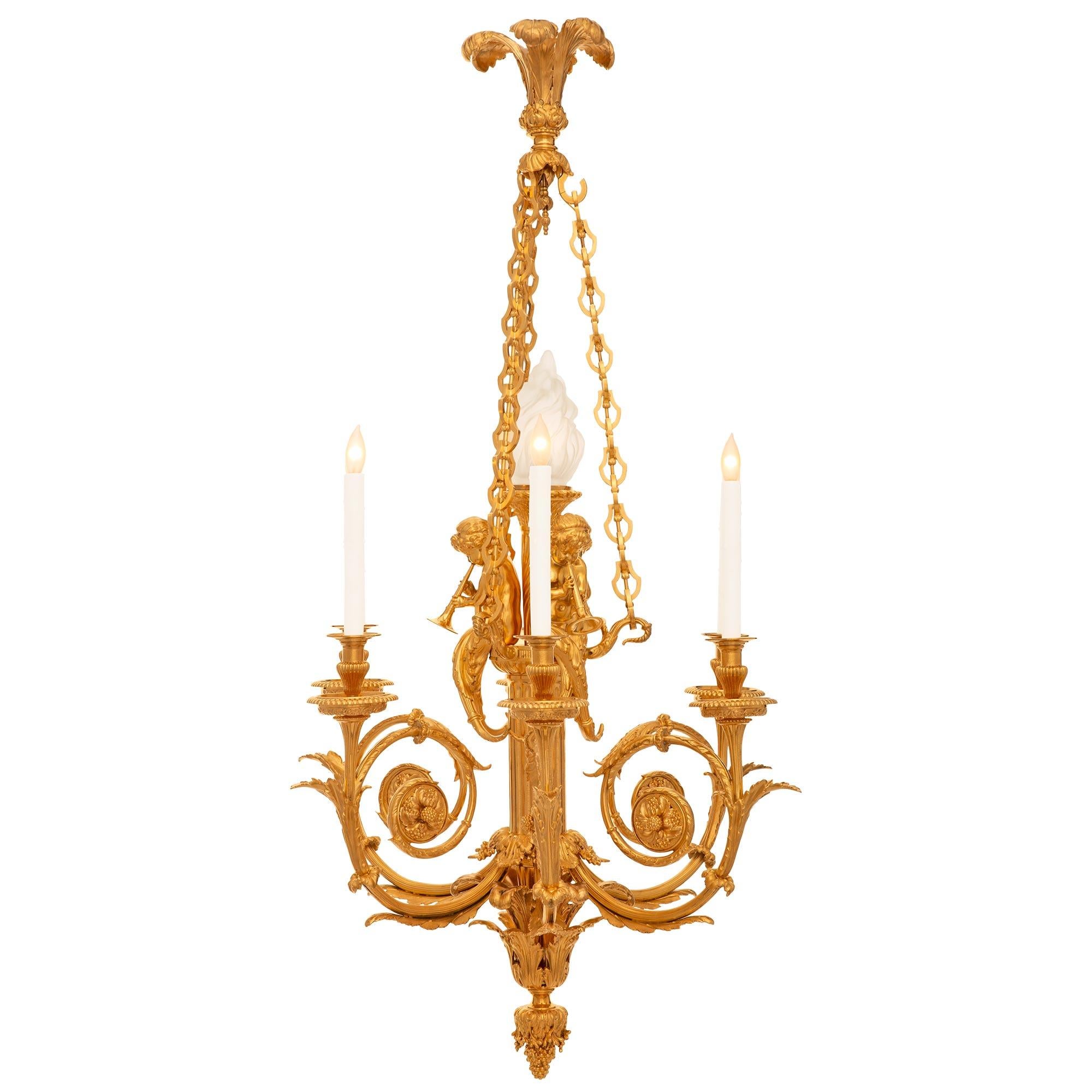 Français Lustres en bronze doré et verre dépoli de style Louis XVI du 19e siècle. en vente