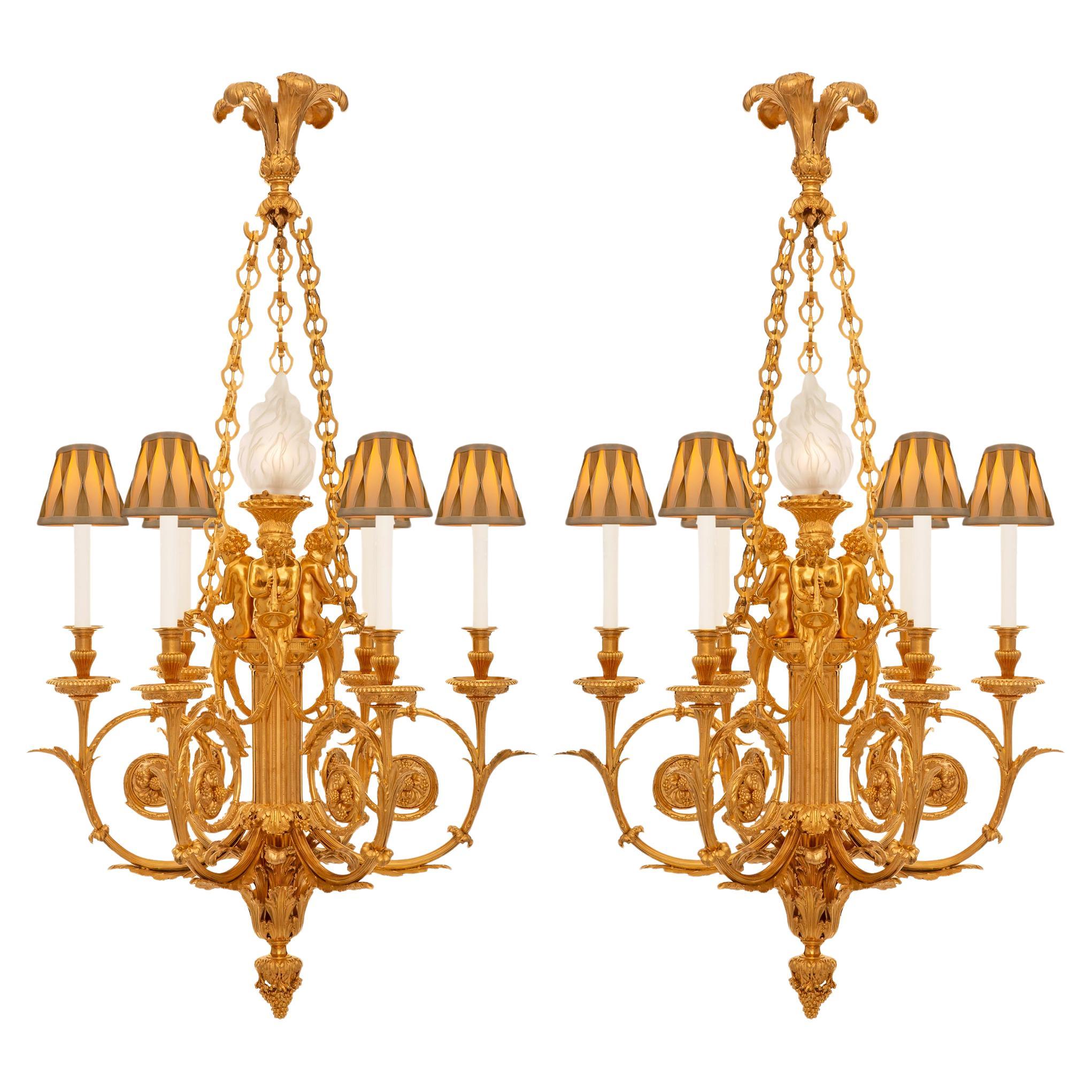 Lustres en bronze doré et verre dépoli de style Louis XVI du 19e siècle. en vente