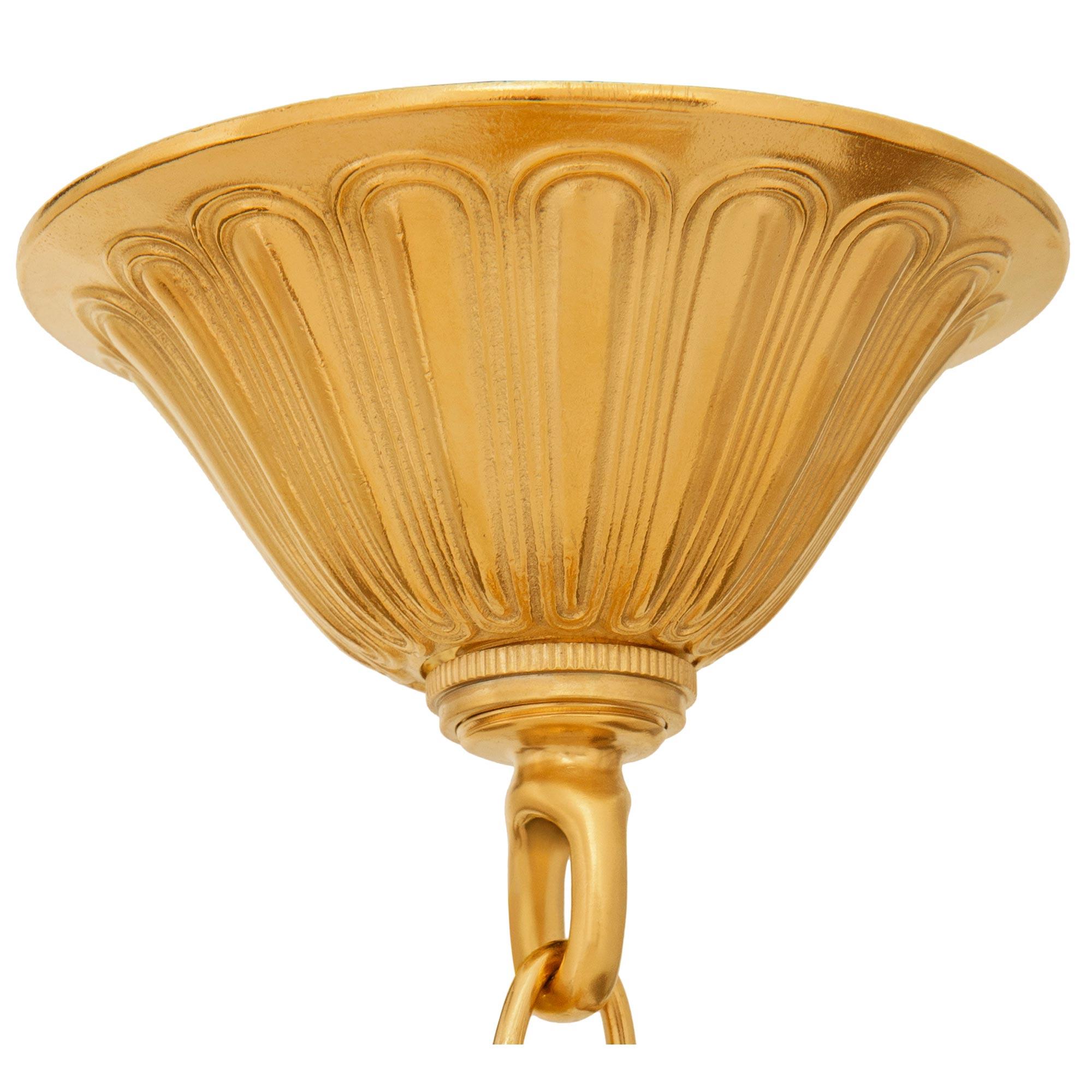 Lanterne française du XIXe siècle de style Louis XVI en bronze doré et verre Bon état - En vente à West Palm Beach, FL