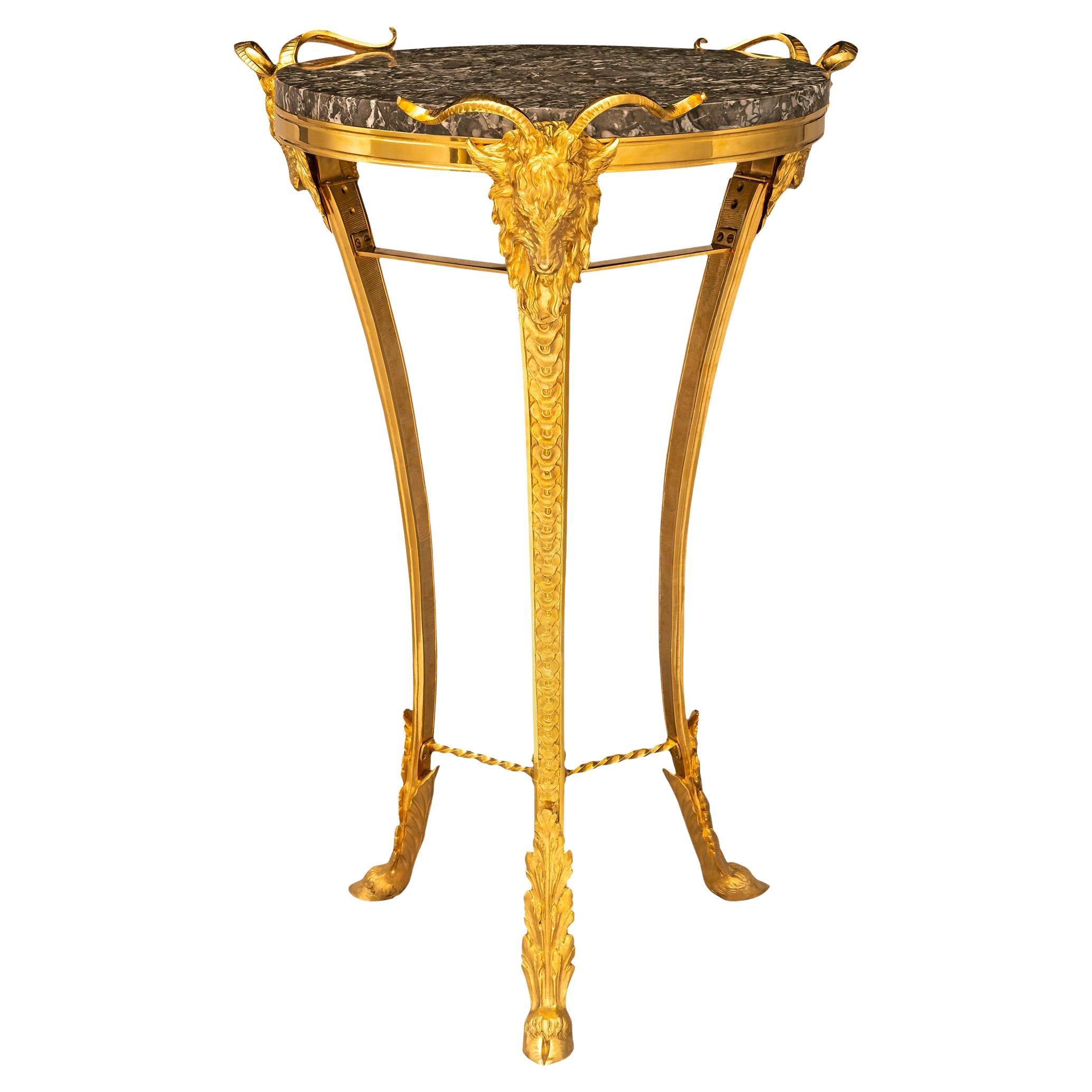 Französische Gueridon- Seite aus Goldbronze und Gris St. Anne-Marmor, Louis XVI.-Stil, 19. Jahrhundert