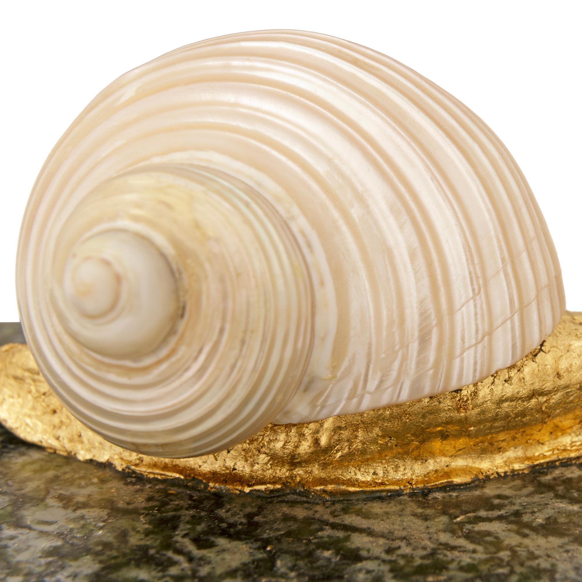 Conchiglia Fermacarte a chiocciola in marmo e ormolu francese del XIX secolo Louis XVI st. in vendita