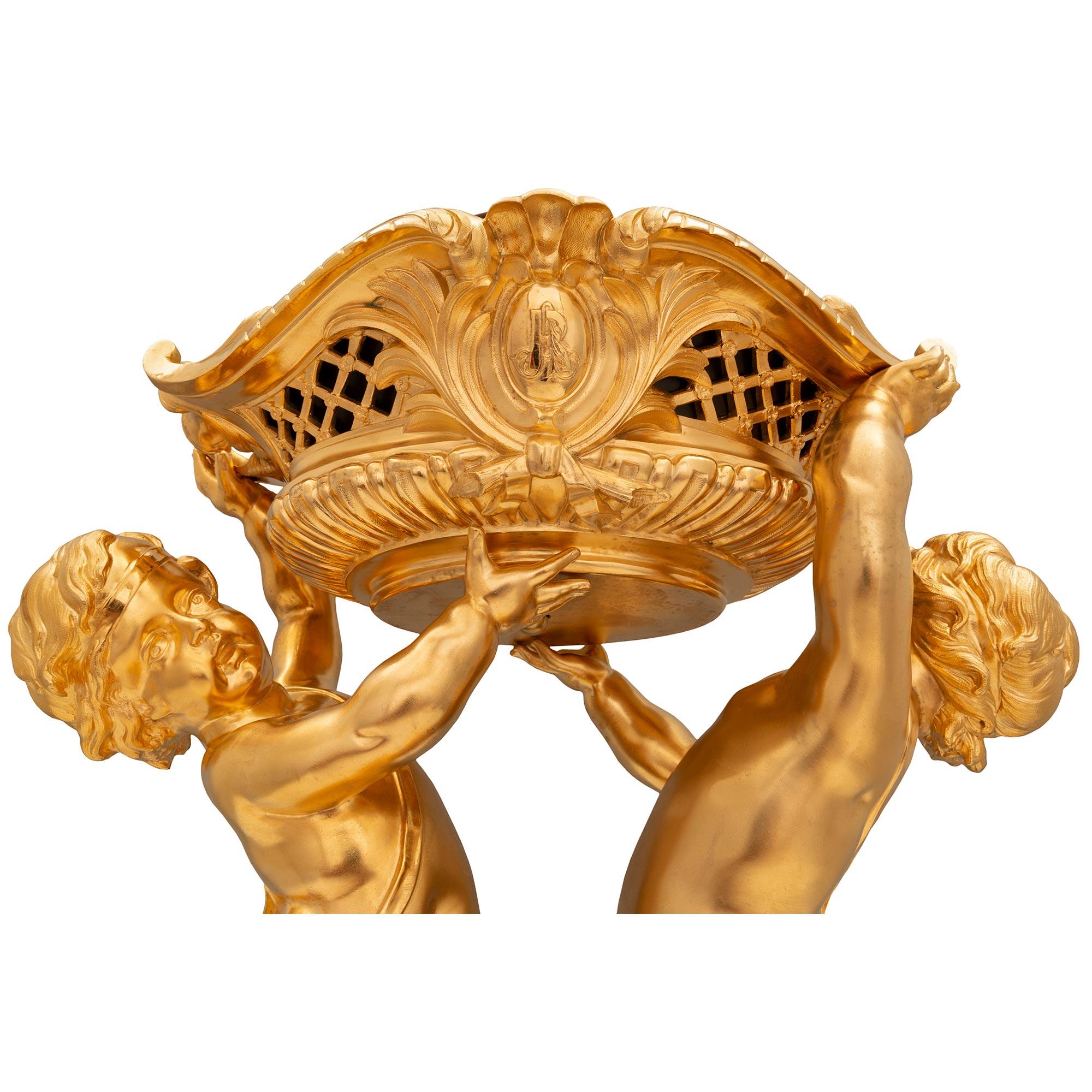 Tafelaufsatz aus Goldbronze und patinierter Bronze im Louis-XVI-Stil, Frankreich, 19. Jahrhundert im Zustand „Gut“ im Angebot in West Palm Beach, FL
