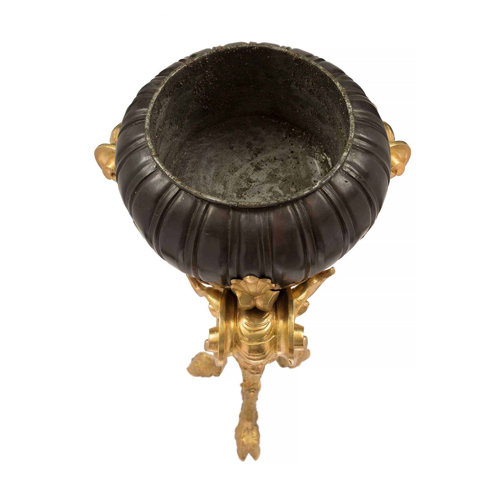 French 19th Century Louis XVI St. Ormolu and Patinated Bronze Planter In Good Condition For Sale In West Palm Beach, FL