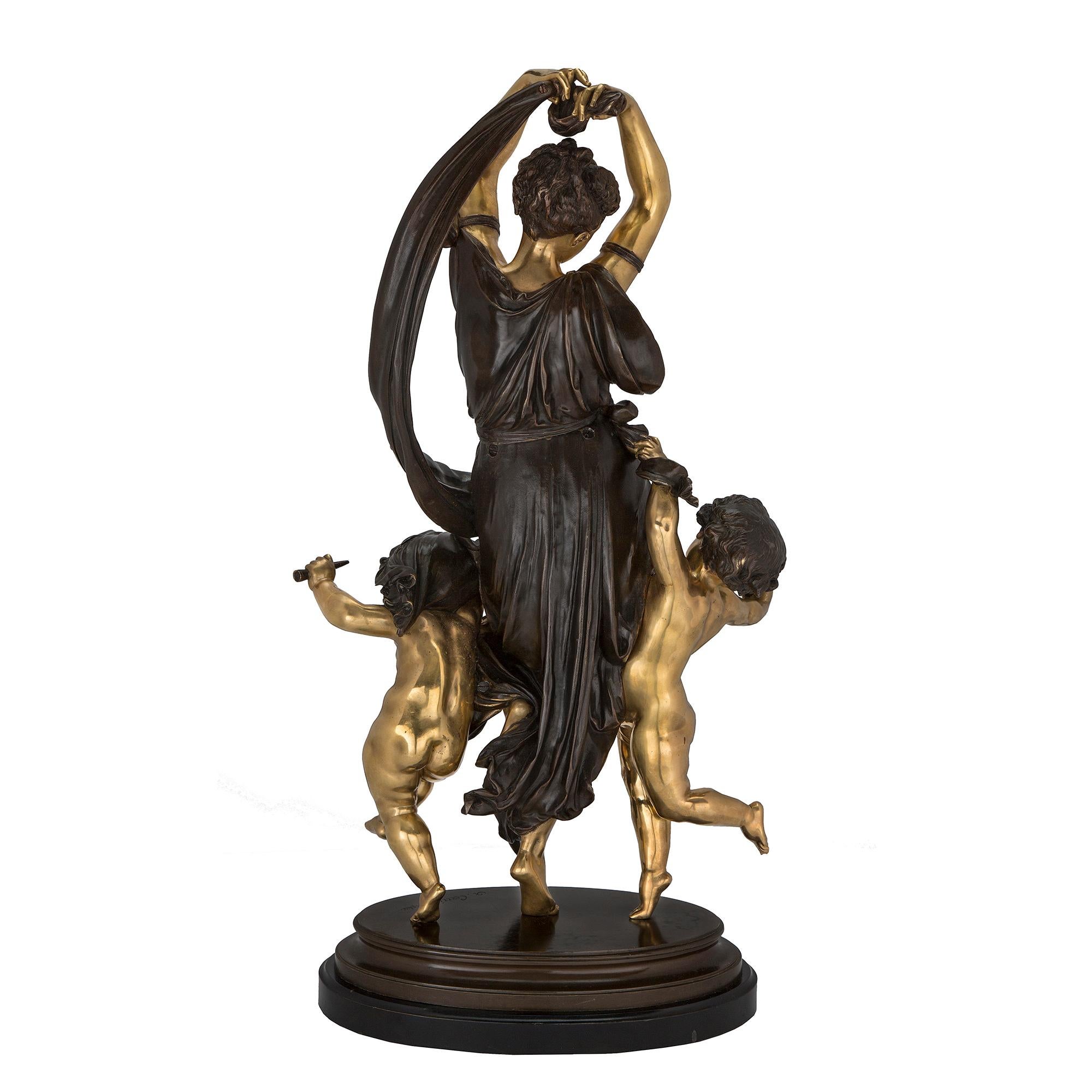 Patiné Statue française du 19ème siècle, style Louis XVI, en bronze patiné et ormolu en vente