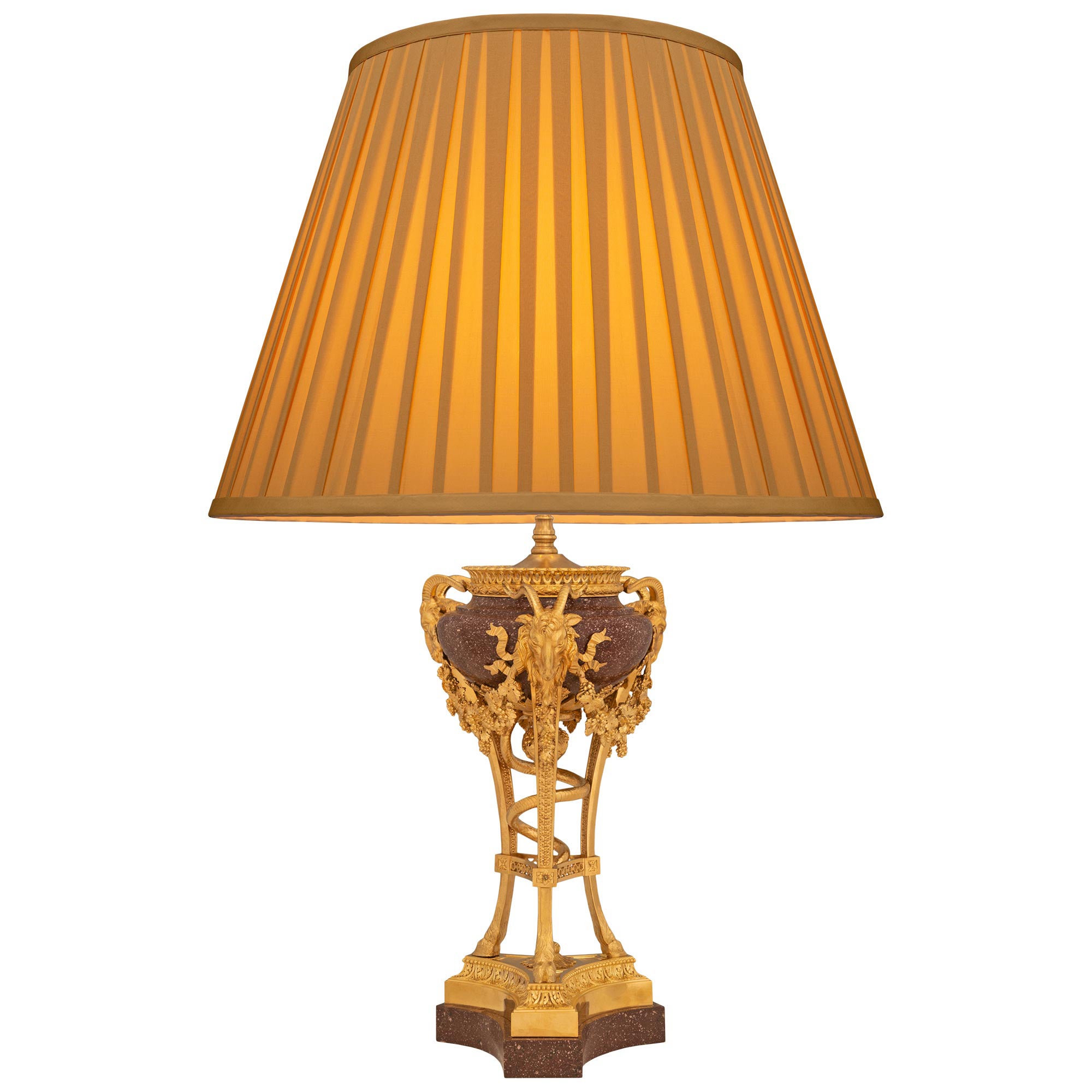 Lampe française du 19ème siècle de style Louis XVI en bronze doré et porphyre, attribuée à Sormani
