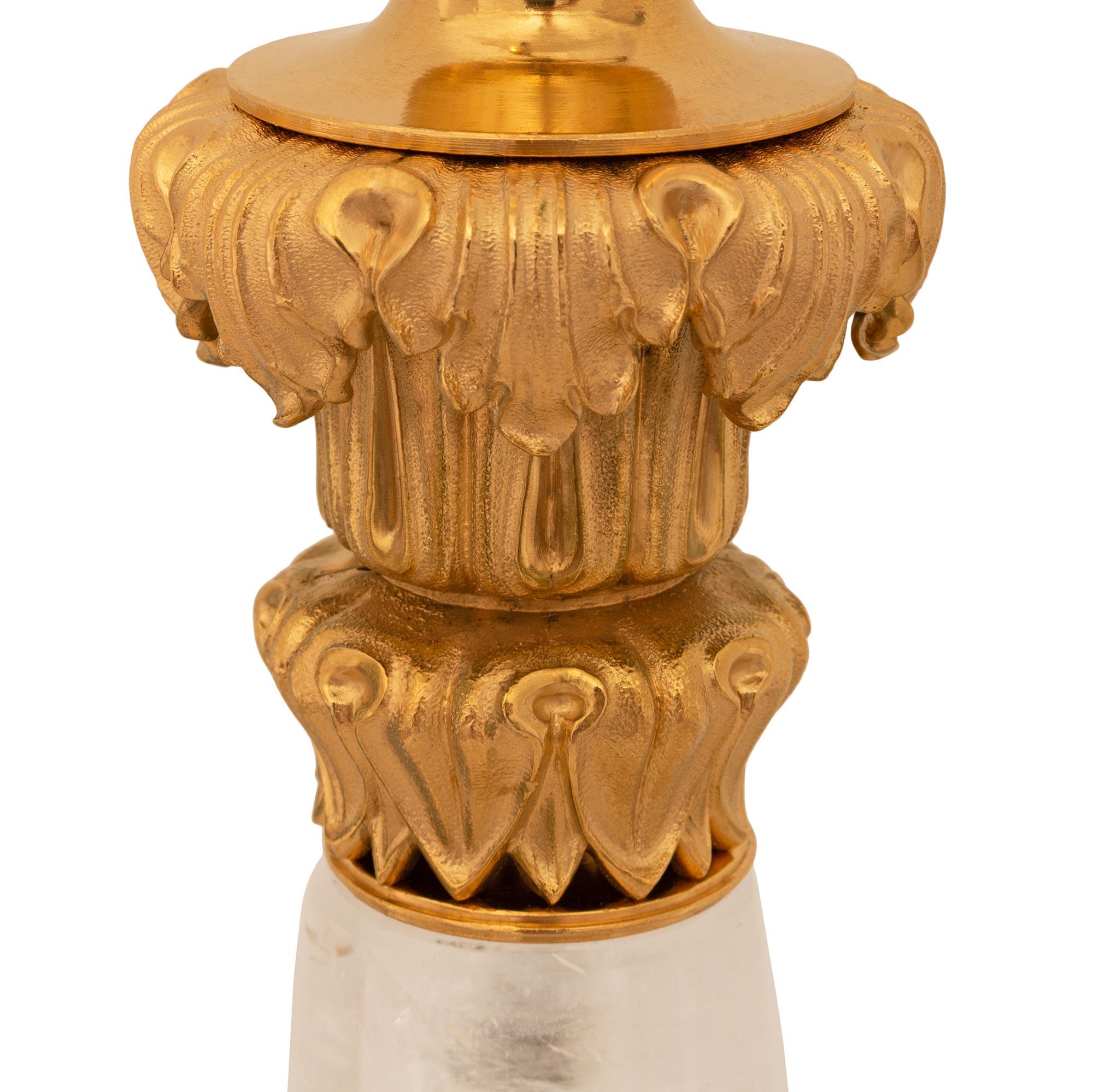 Lámpara Francesa Siglo XIX Luis XVI Ormolu y Cristal de Roca Francés en venta