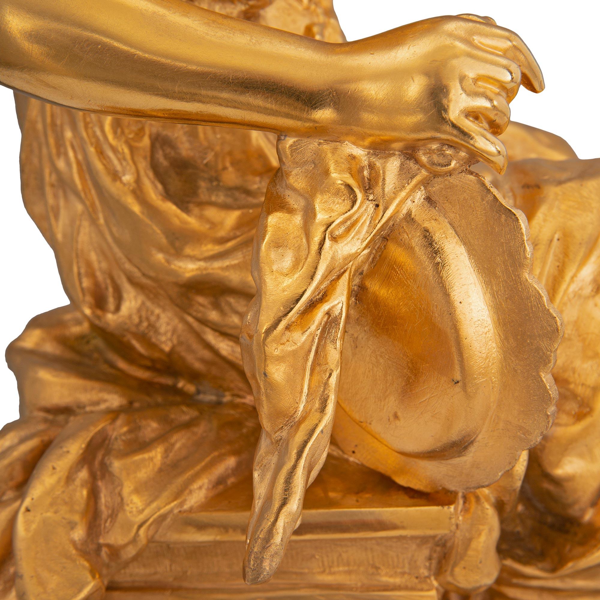 Statue aus Goldbronze und rotem Griotte-Marmor im Louis-XVI-Stil des 19. Jahrhunderts im Angebot 3