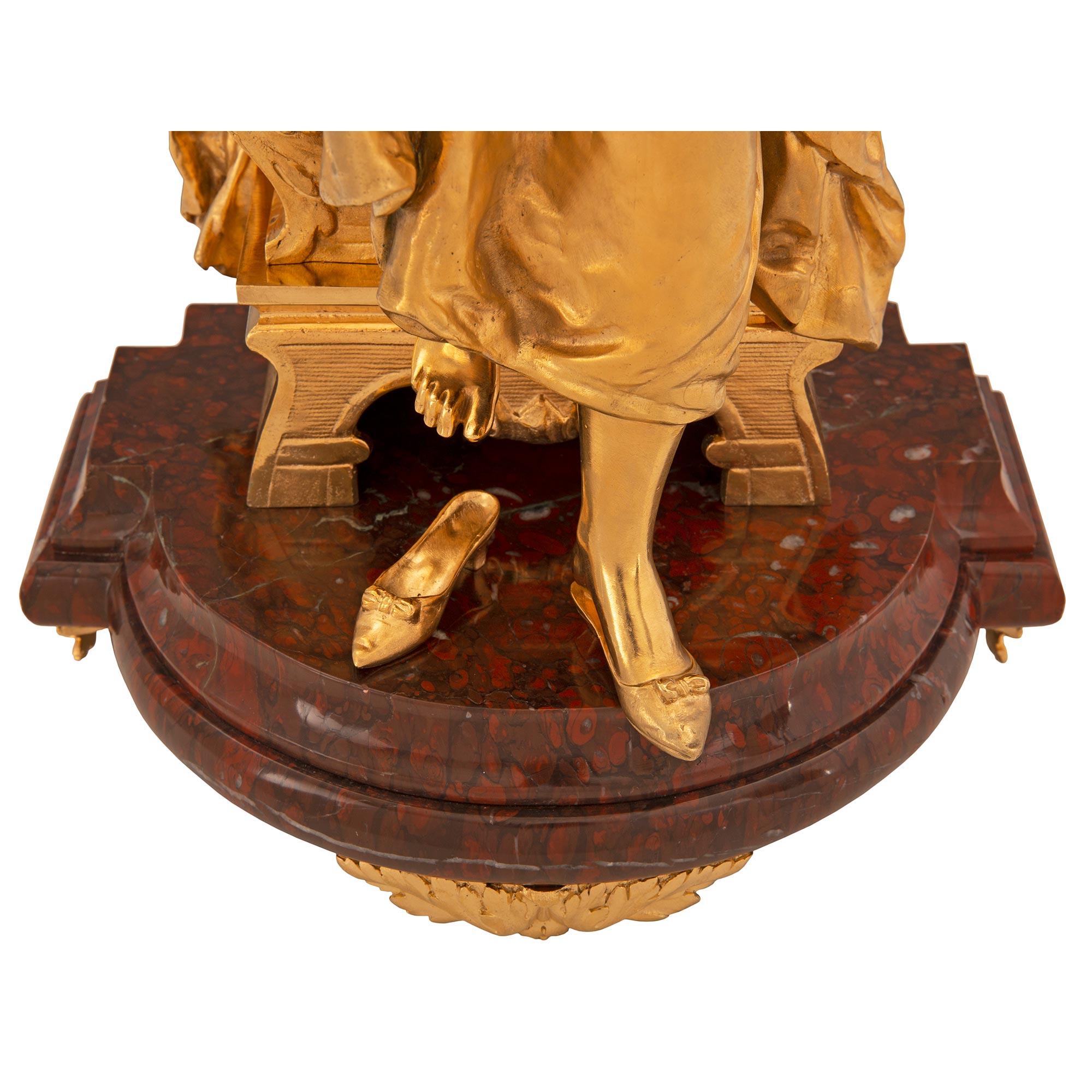 Statue aus Goldbronze und rotem Griotte-Marmor im Louis-XVI-Stil des 19. Jahrhunderts im Angebot 4