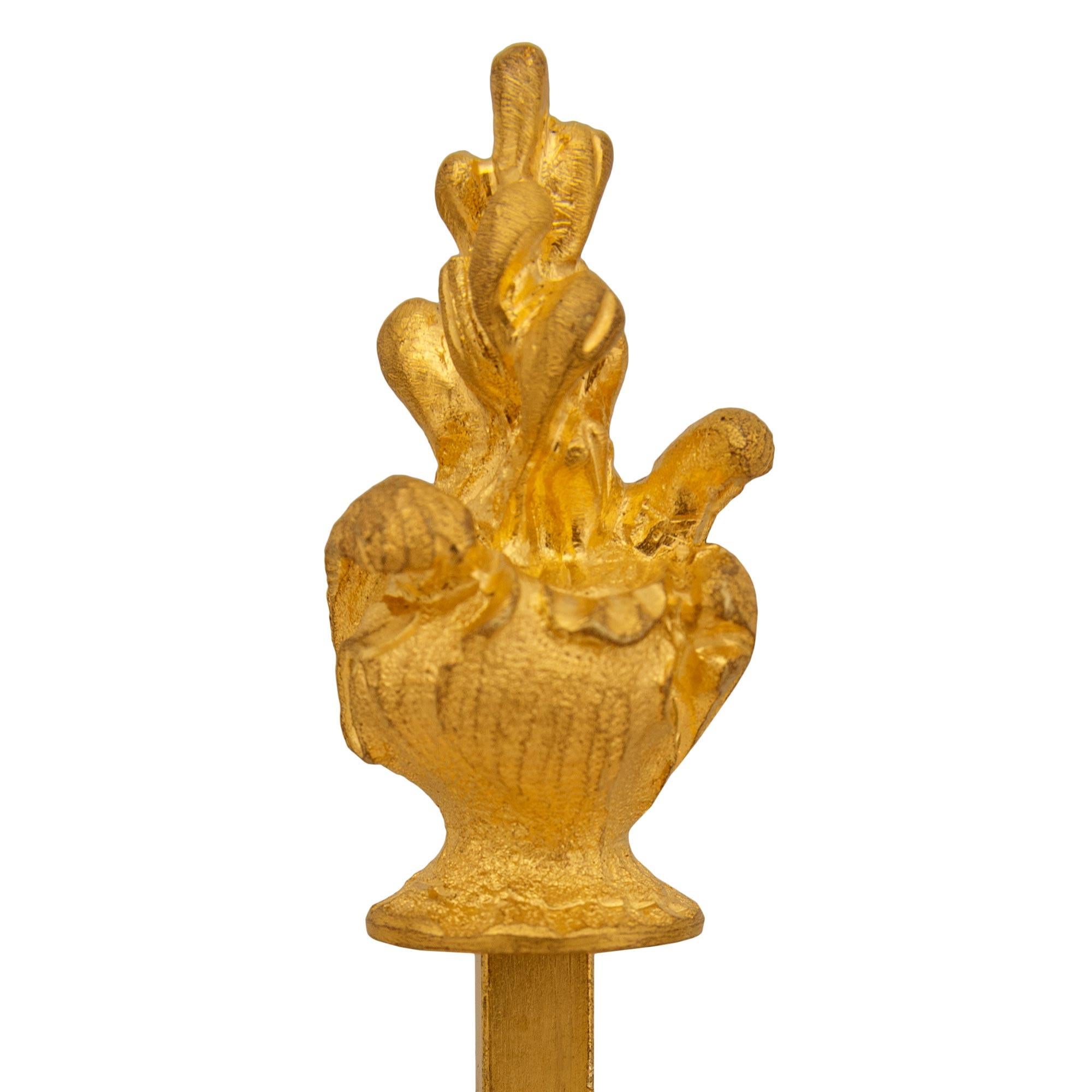 Francese French 19th century Louis XVI st. Ormolu and Saxe Porcelain Bouillotte lamp in vendita