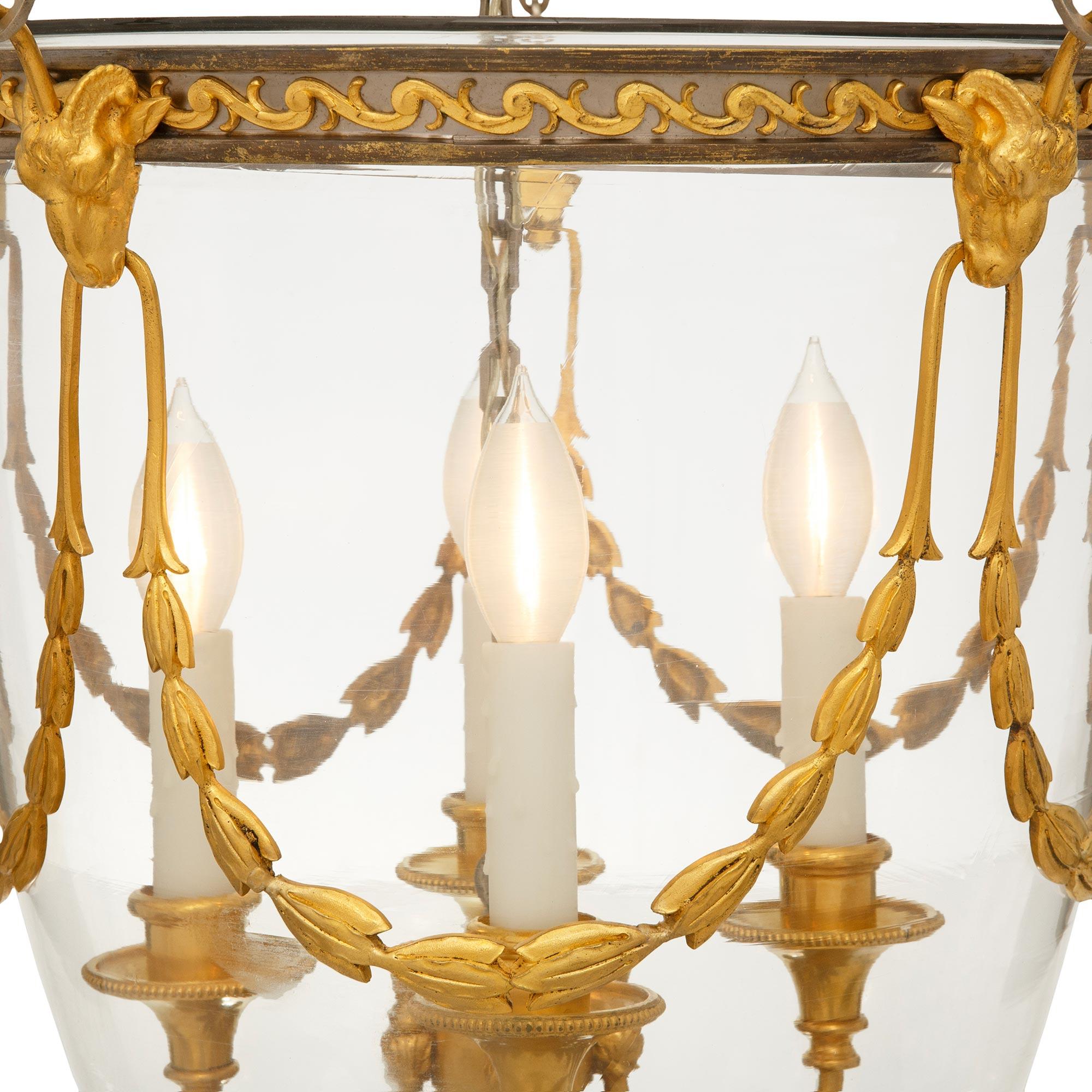 Linterna francesa del siglo XIX, estilo Luis XVI, de ormolu y acero en venta 2