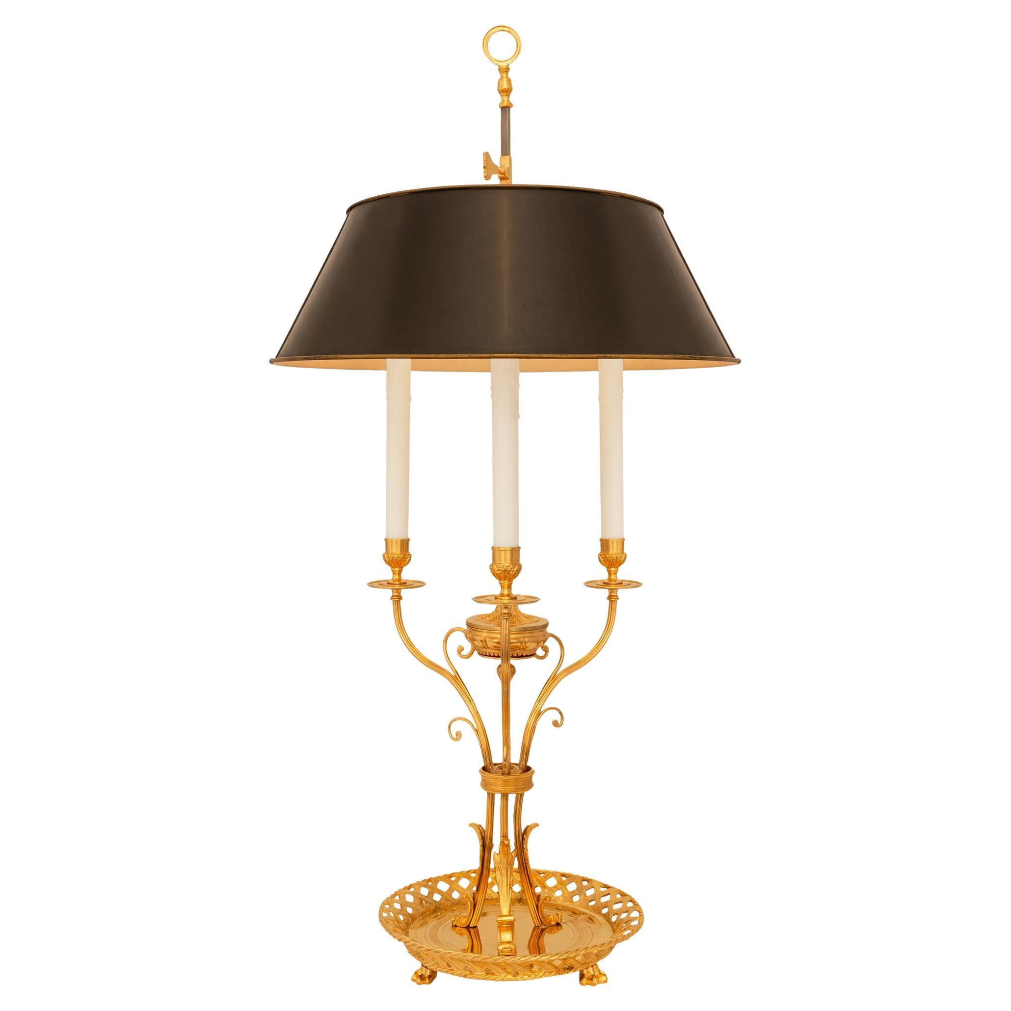 Lampe Bouillotte Louis XVI du 19ème siècle en bronze doré et tole
