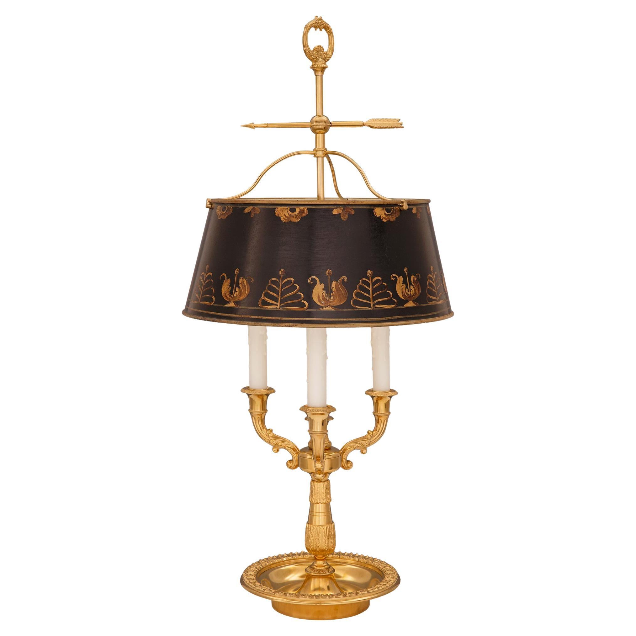  Lampe bouilotte française du 19ème siècle de style Louis XVI en bronze doré et tôle
