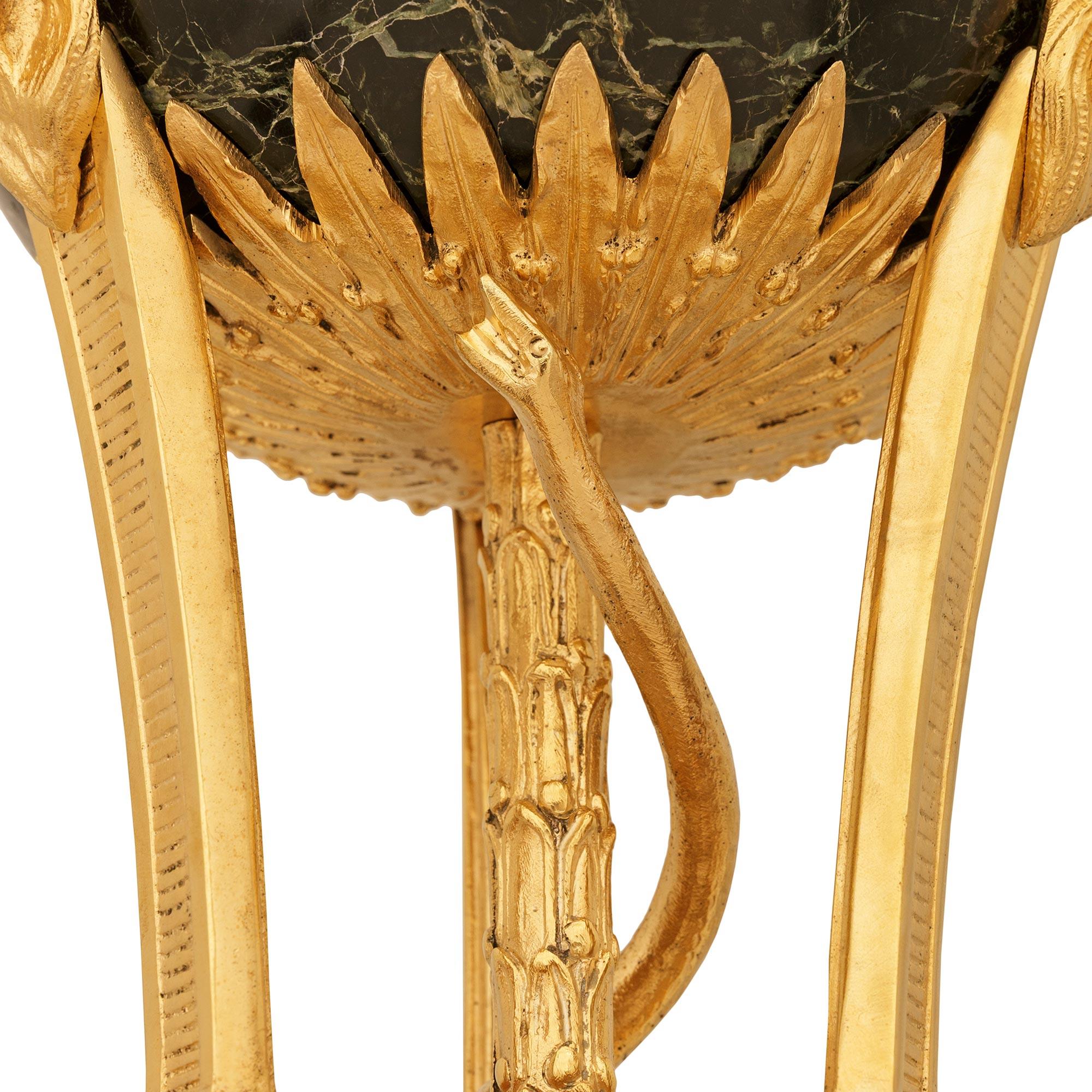 Lámpara de Ormolu y mármol Verde Antico francesa del siglo XIX, estilo Luis XVI en Bueno estado para la venta en West Palm Beach, FL