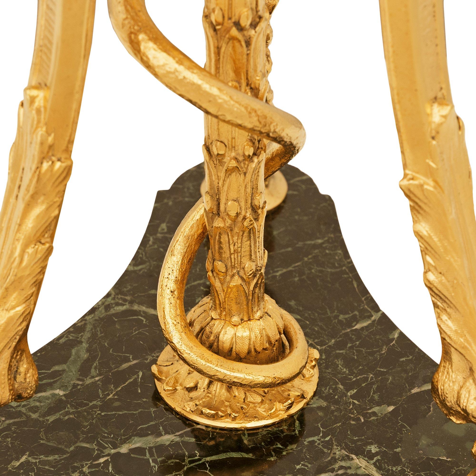 Lámpara de Ormolu y mármol Verde Antico francesa del siglo XIX, estilo Luis XVI en venta 1