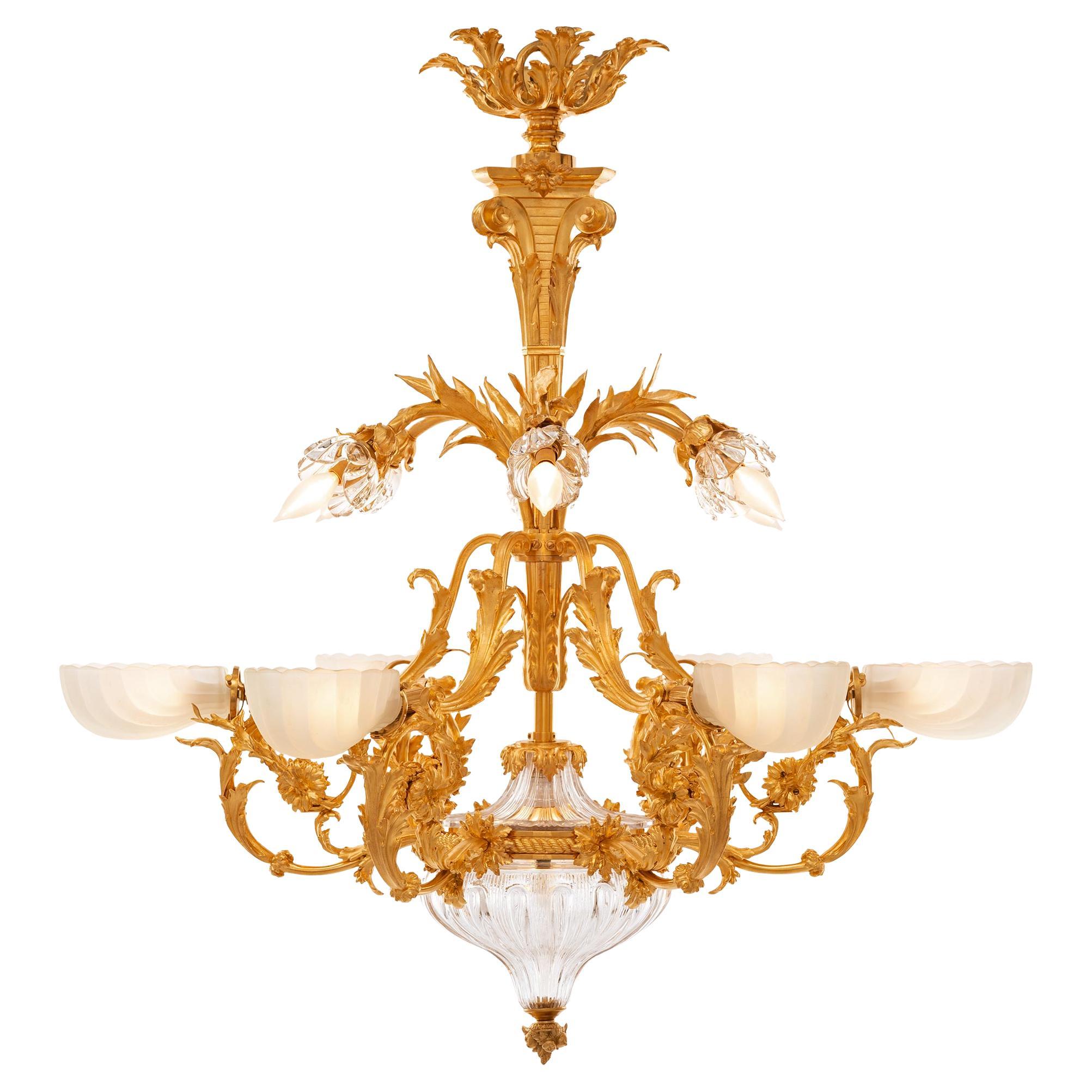 Lustre français du 19ème siècle de style Louis XVI en ormolu, cristal de Baccarat et verre