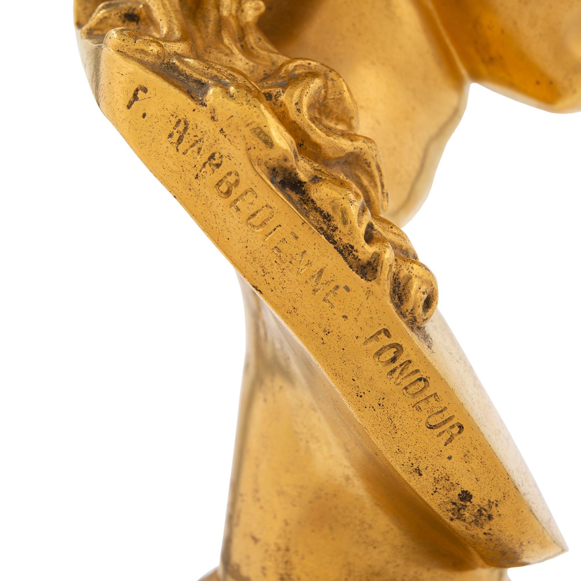XIXe siècle Buste Louis XVI du 19ème siècle en bronze doré, signé F. Barbedienne en vente