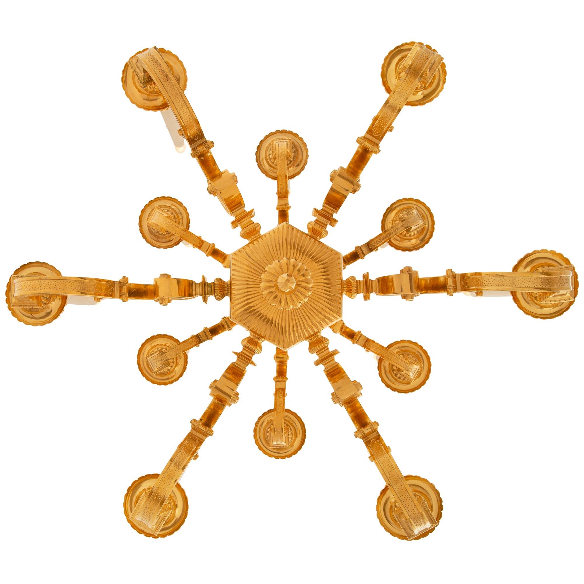 Lampadario francese del XIX secolo in stile Luigi XVI in ormolu in vendita 5