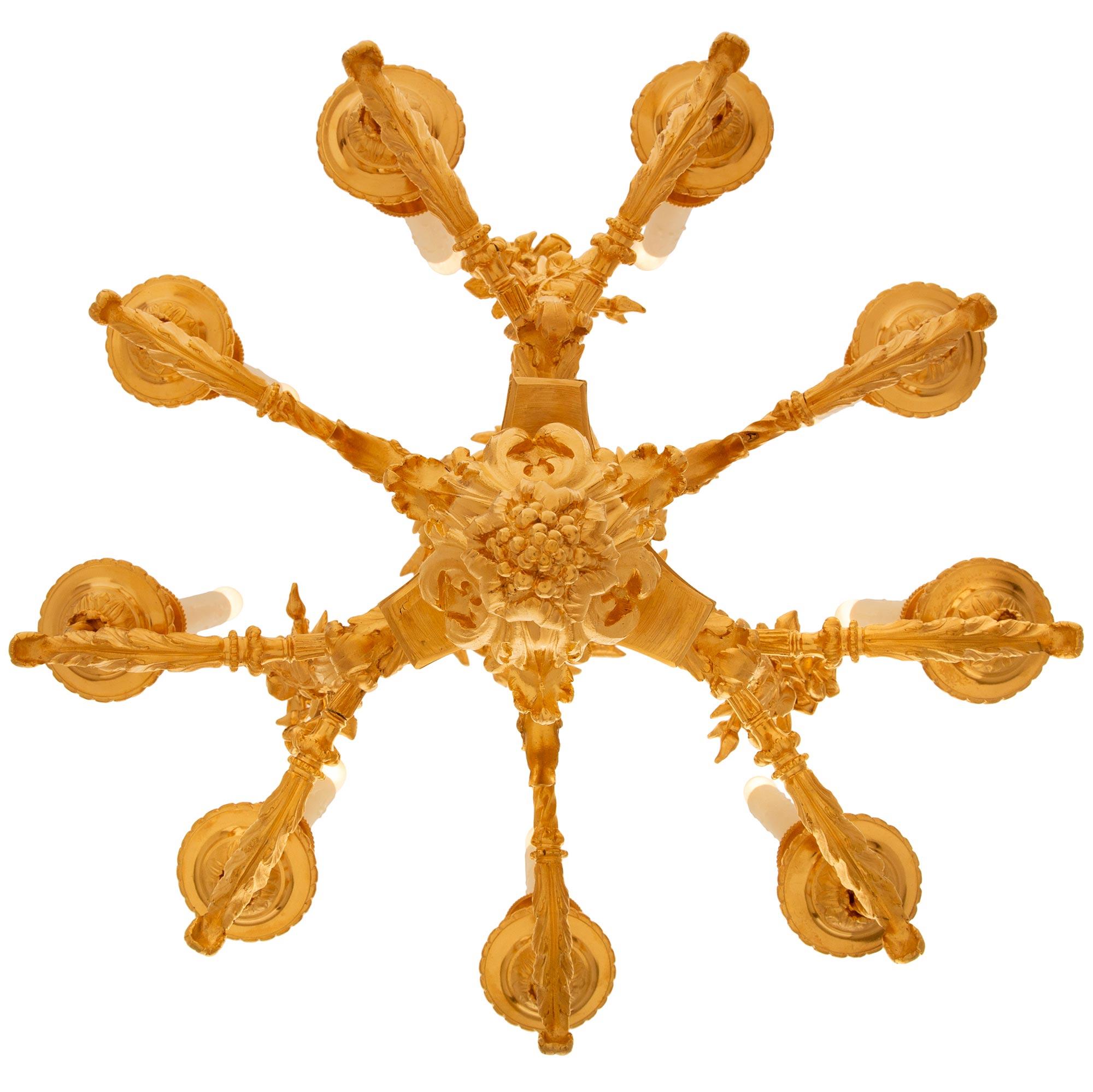 Lampadario francese del XIX secolo in stile Luigi XVI in ormolu in vendita 5