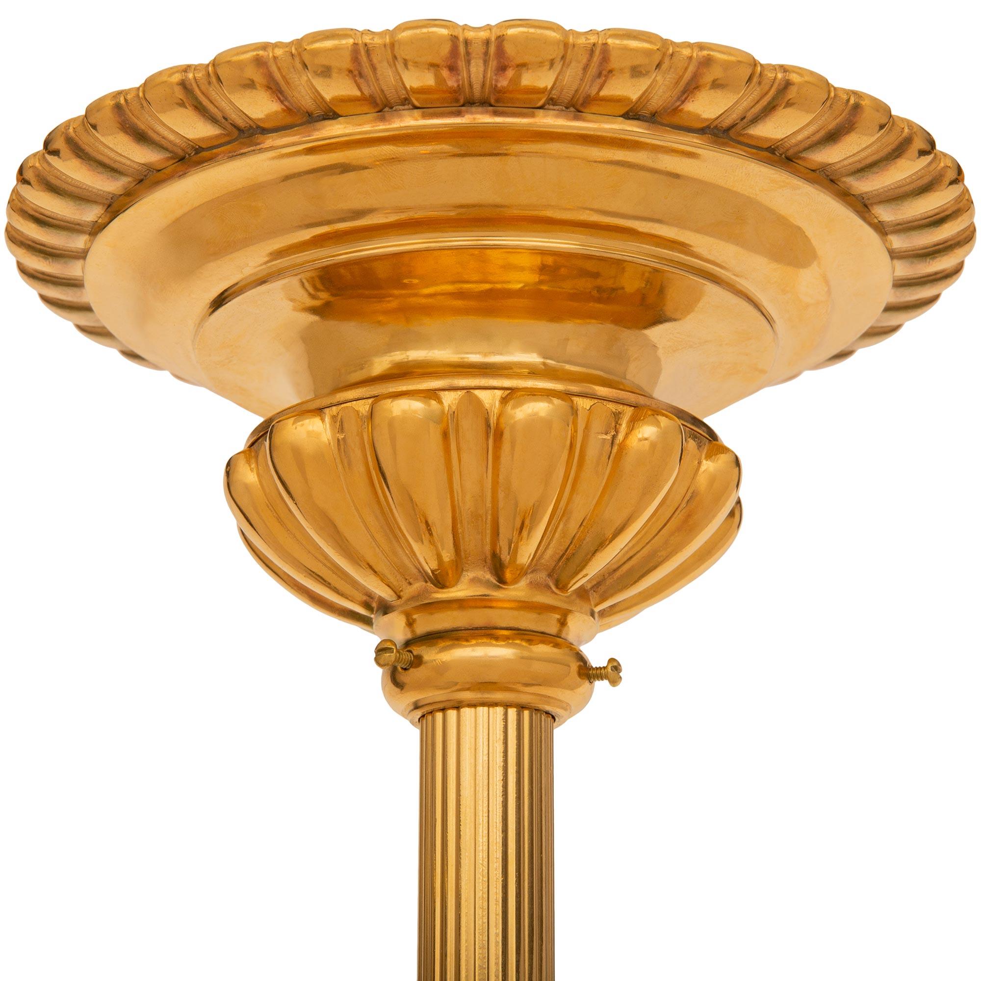 Lampadario francese del XIX secolo in stile Luigi XVI in ormolu In condizioni buone in vendita a West Palm Beach, FL