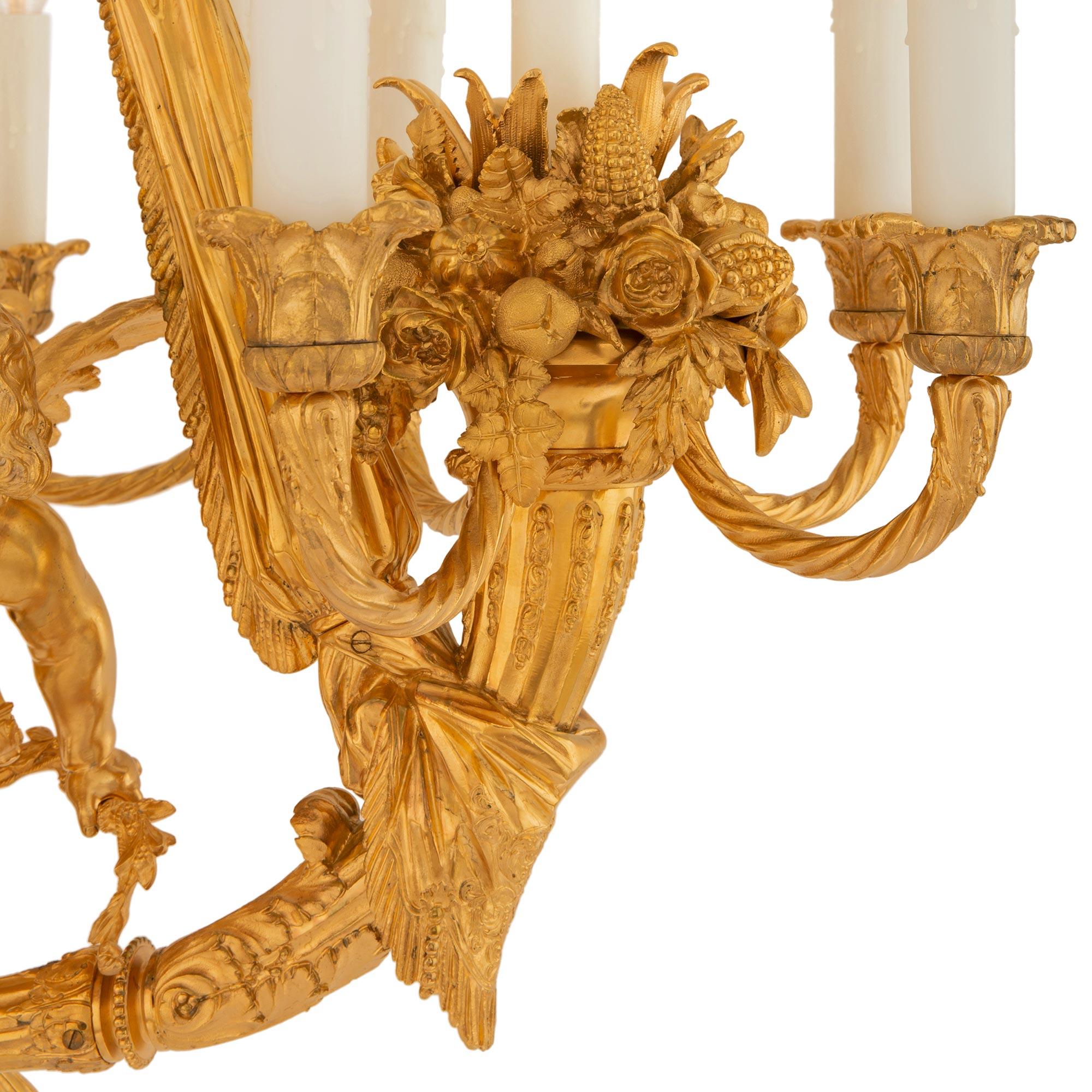 Similoro Lampadario francese del XIX secolo in stile Luigi XVI in Ormolu in vendita