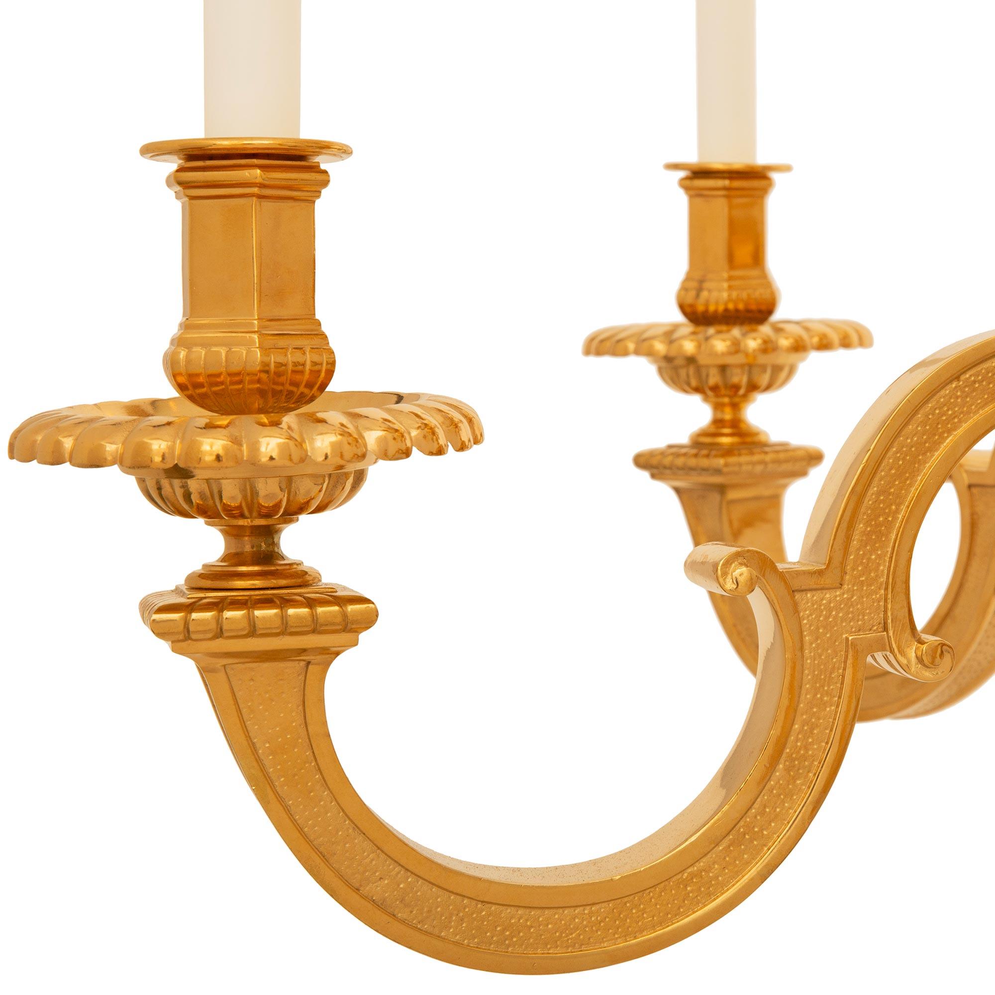Lampadario francese del XIX secolo in stile Luigi XVI in ormolu in vendita 3