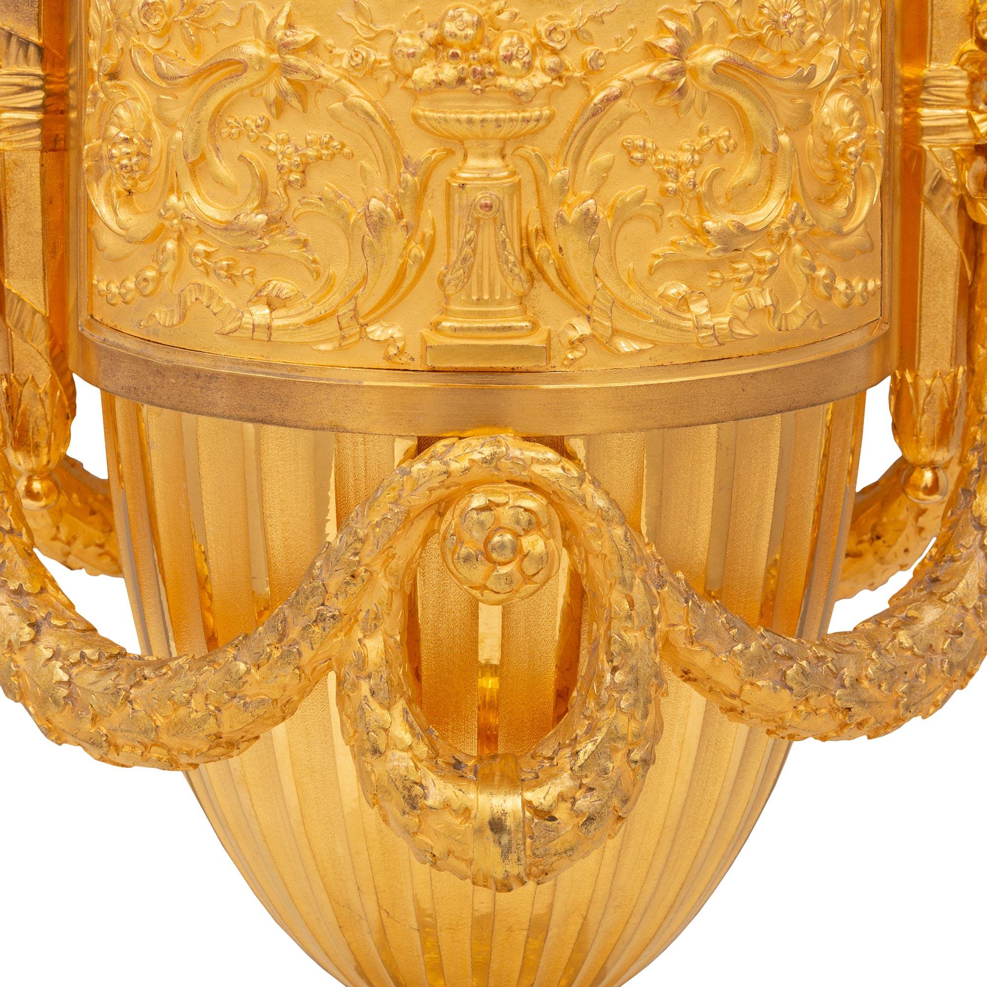 Lampe française du XIXe siècle, style Louis XVI, en bronze doré en vente 2