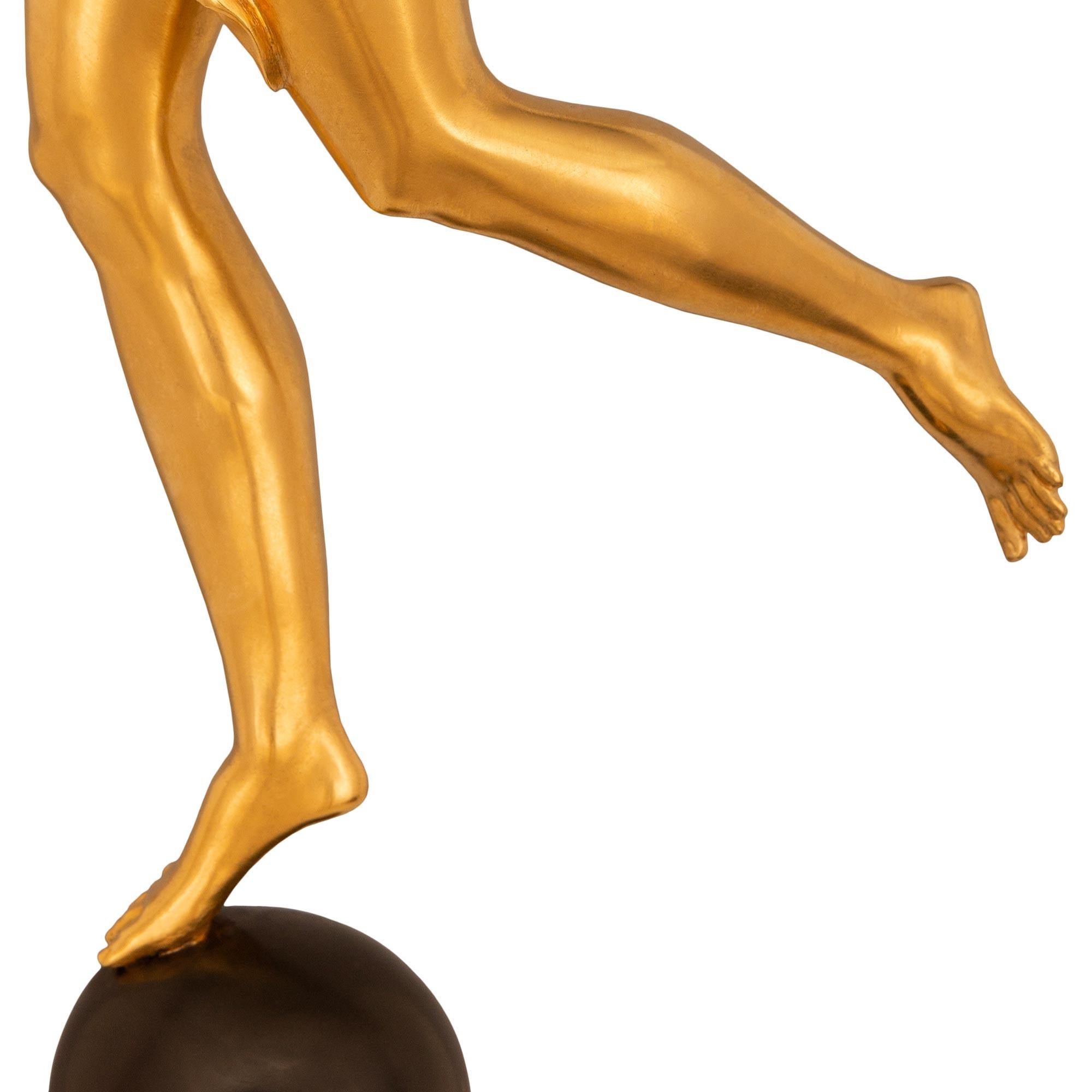Französische Louis-XVI-Statue aus Goldbronze, patinierter Bronze und Marmor aus dem 19. Jahrhundert im Angebot 4