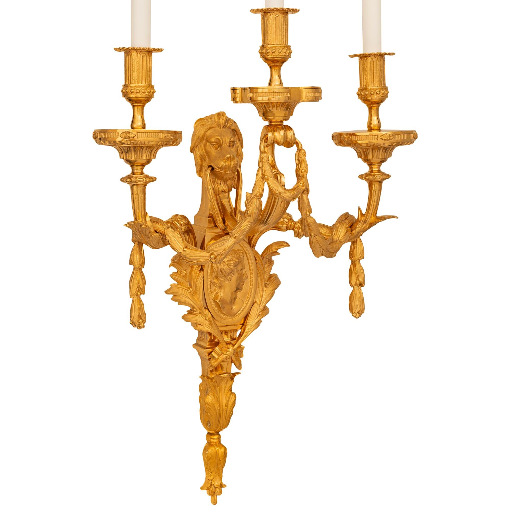 Apliques de Ormolu franceses del siglo XIX, estilo Luis XVI Francés en venta