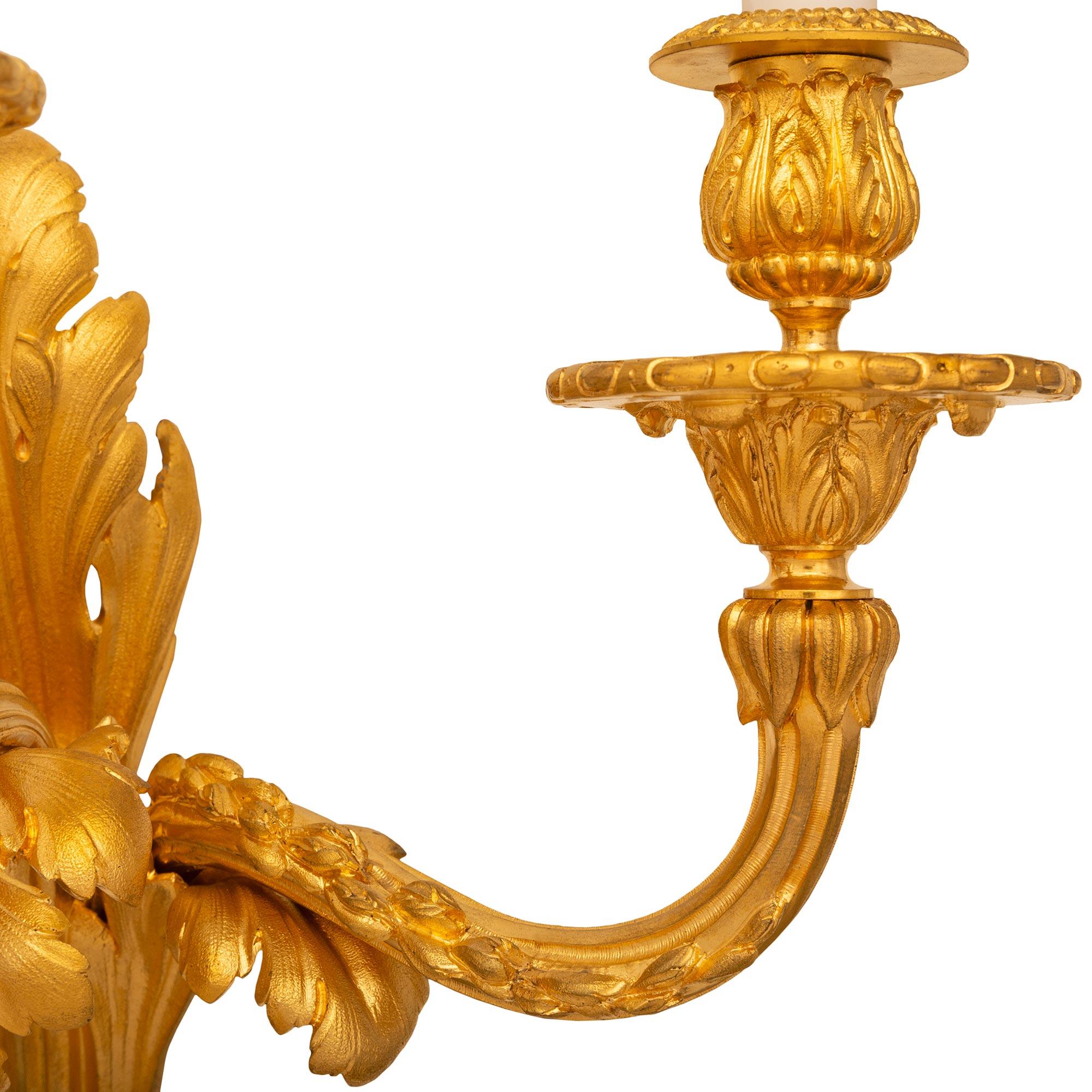Appliques en bronze doré de style Louis XVI du XIXe siècle en vente 1