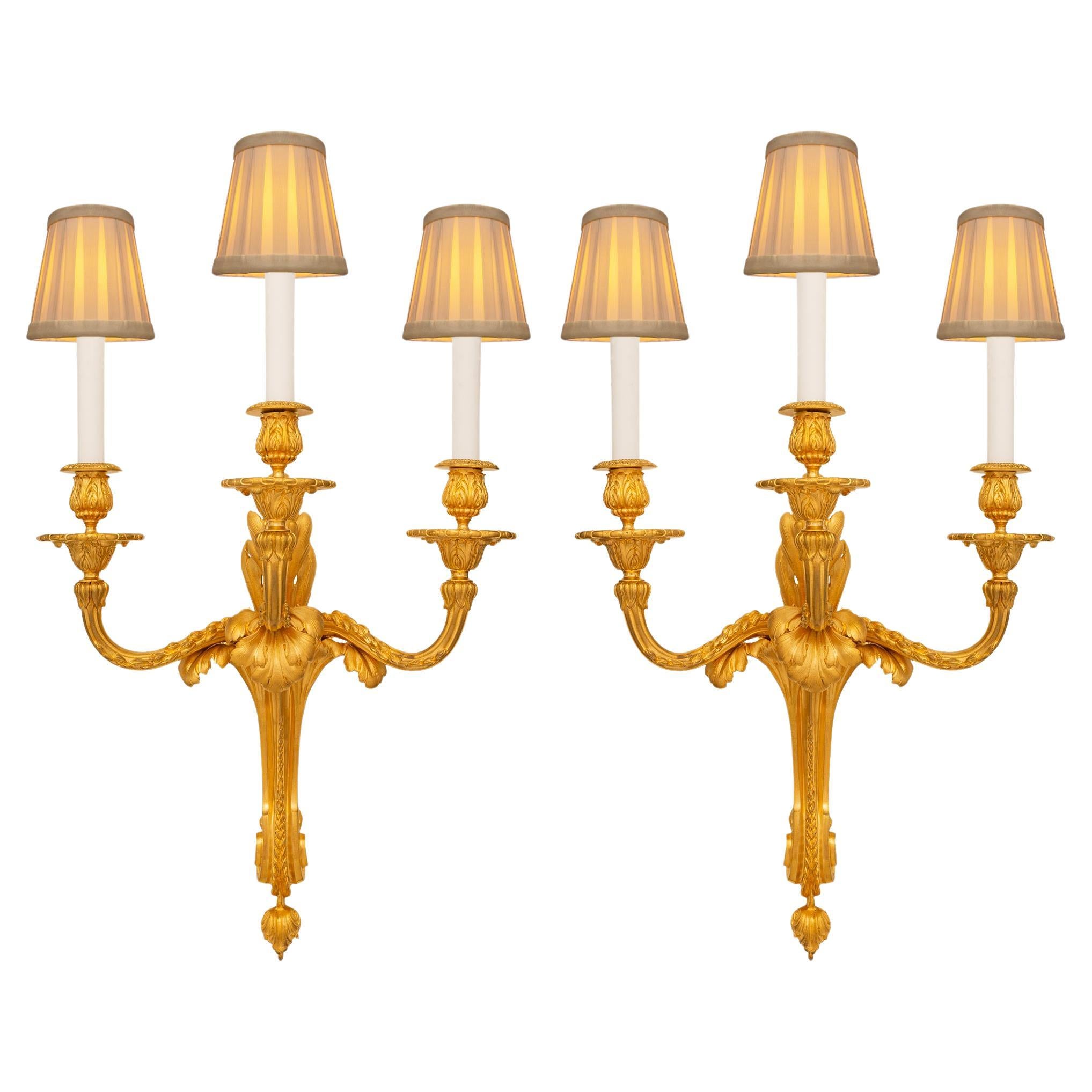 Appliques en bronze doré de style Louis XVI du XIXe siècle en vente
