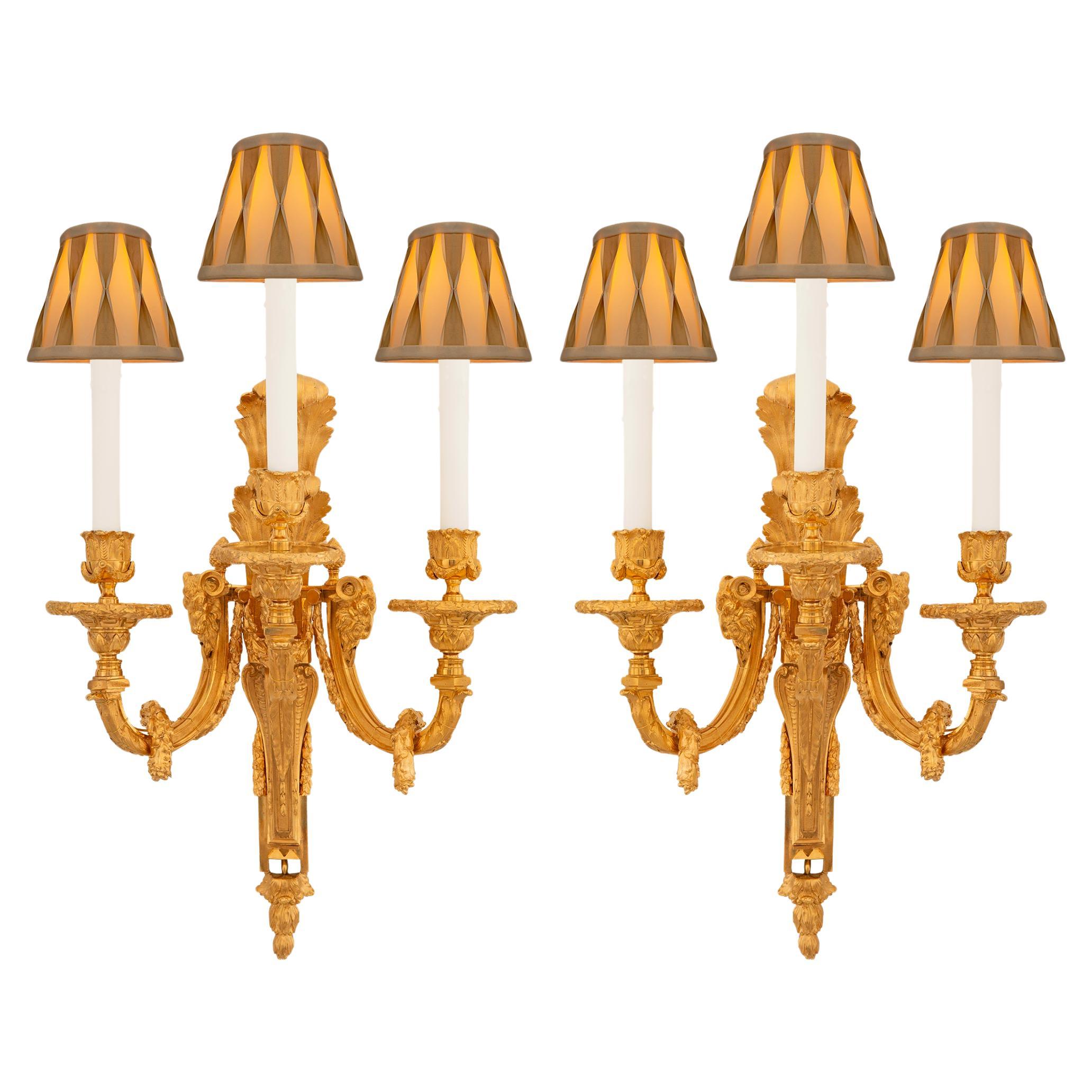 Appliques en bronze doré de style Louis XVI du XIXe siècle