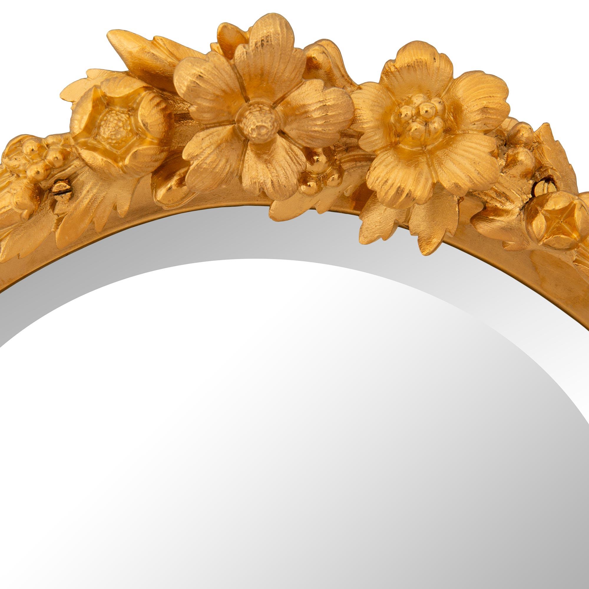 Miroir de courtoisie en bronze doré de style Louis XVI du XIXe siècle en vente 1