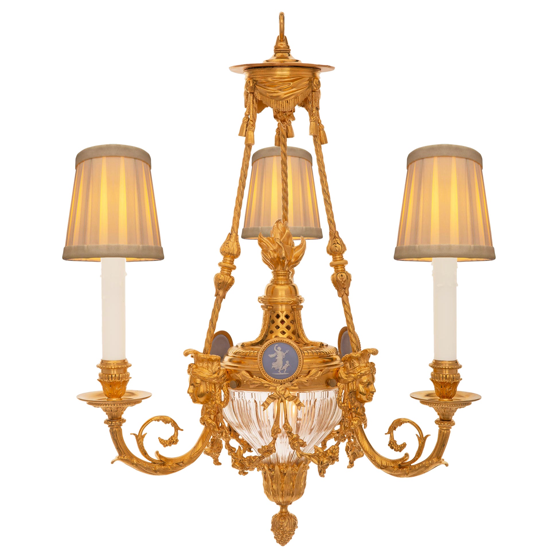 Lampadario francese del XIX secolo St. Louis Crystal con ormeggio, Wedgwood e cristallo Baccarat in vendita