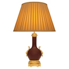 Französisch 19. Jahrhundert Louis XVI st. Oxblood Porzellan und Ormolu Lampe