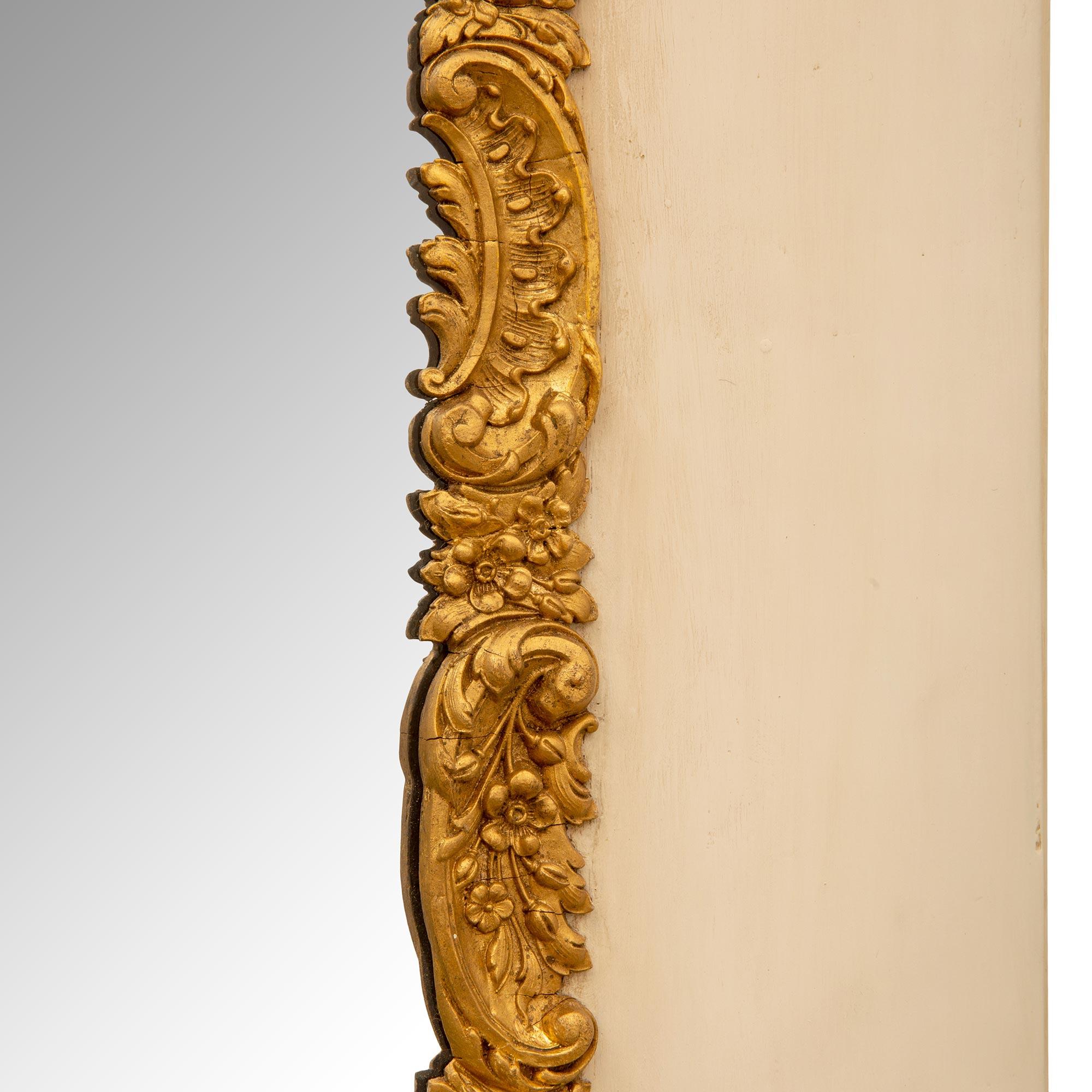 Französischer Louis XVI-Spiegel aus patiniertem und vergoldetem Holz, 19. Jahrhundert im Zustand „Gut“ im Angebot in West Palm Beach, FL