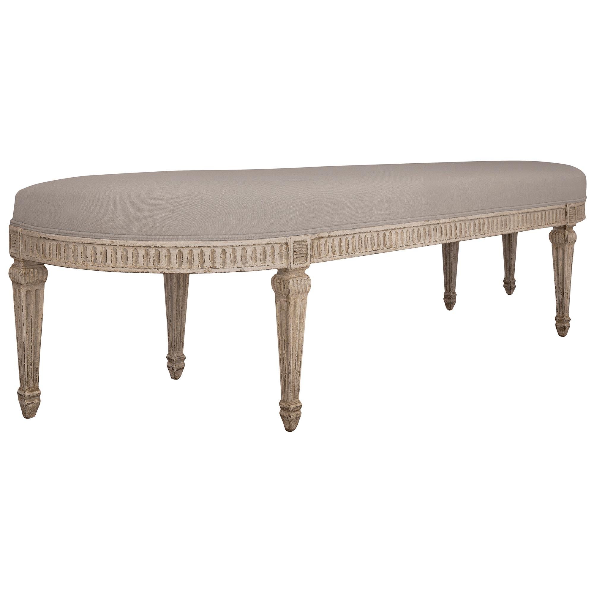French 19th Century Louis XVI St. Patinated Bench In Good Condition In West Palm Beach, FL