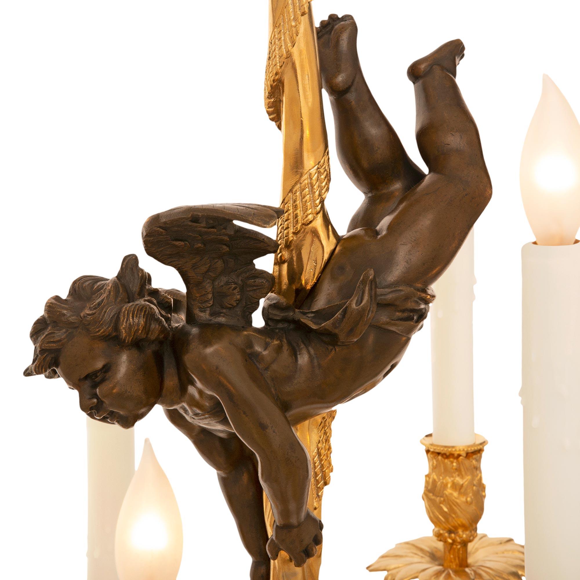 Französischer Louis-XVI-Kronleuchter aus patinierter Bronze und Ormolu aus dem 19. im Zustand „Gut“ im Angebot in West Palm Beach, FL