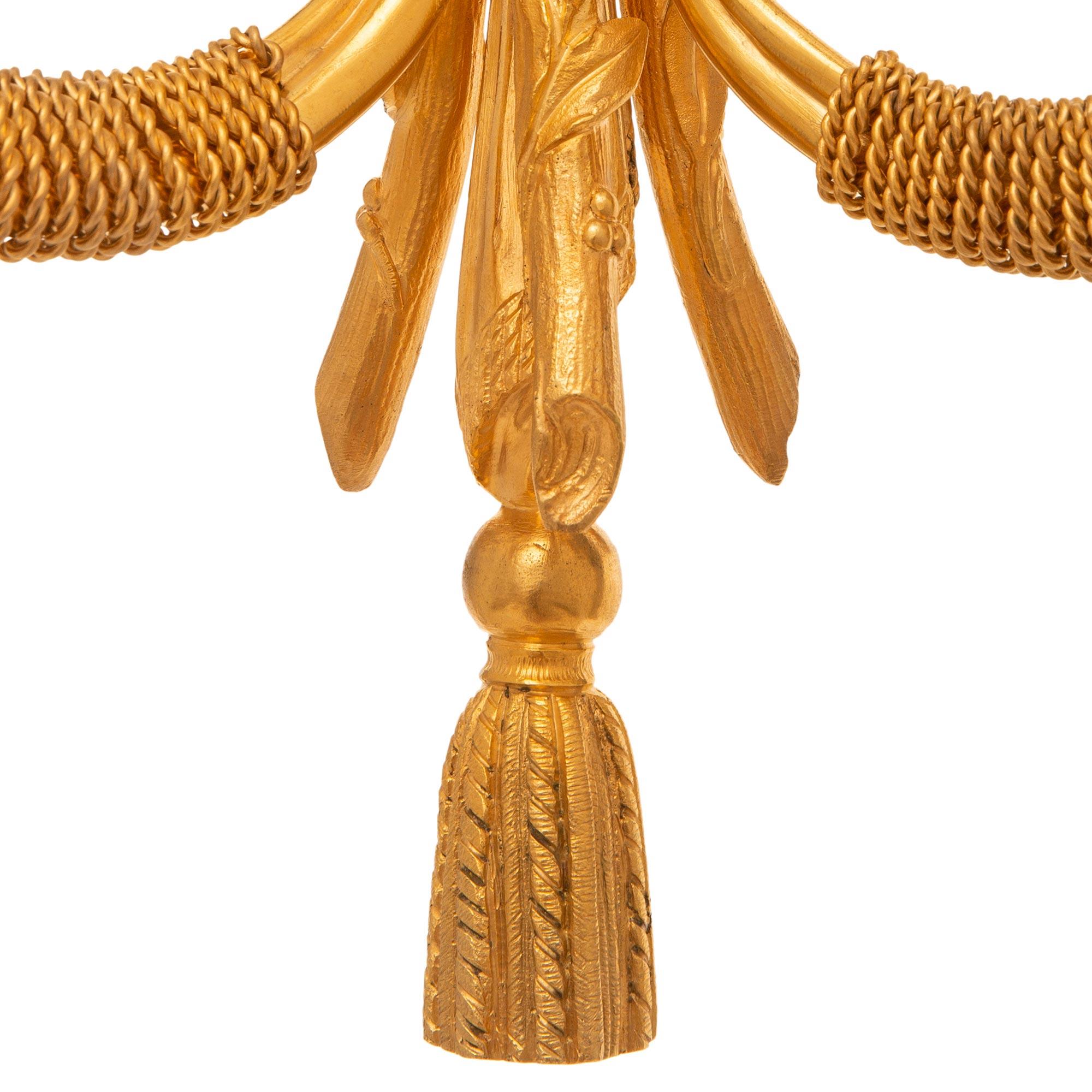 Französischer Louis-XVI-Kronleuchter aus patinierter Bronze und Ormolu aus dem 19. im Angebot 2