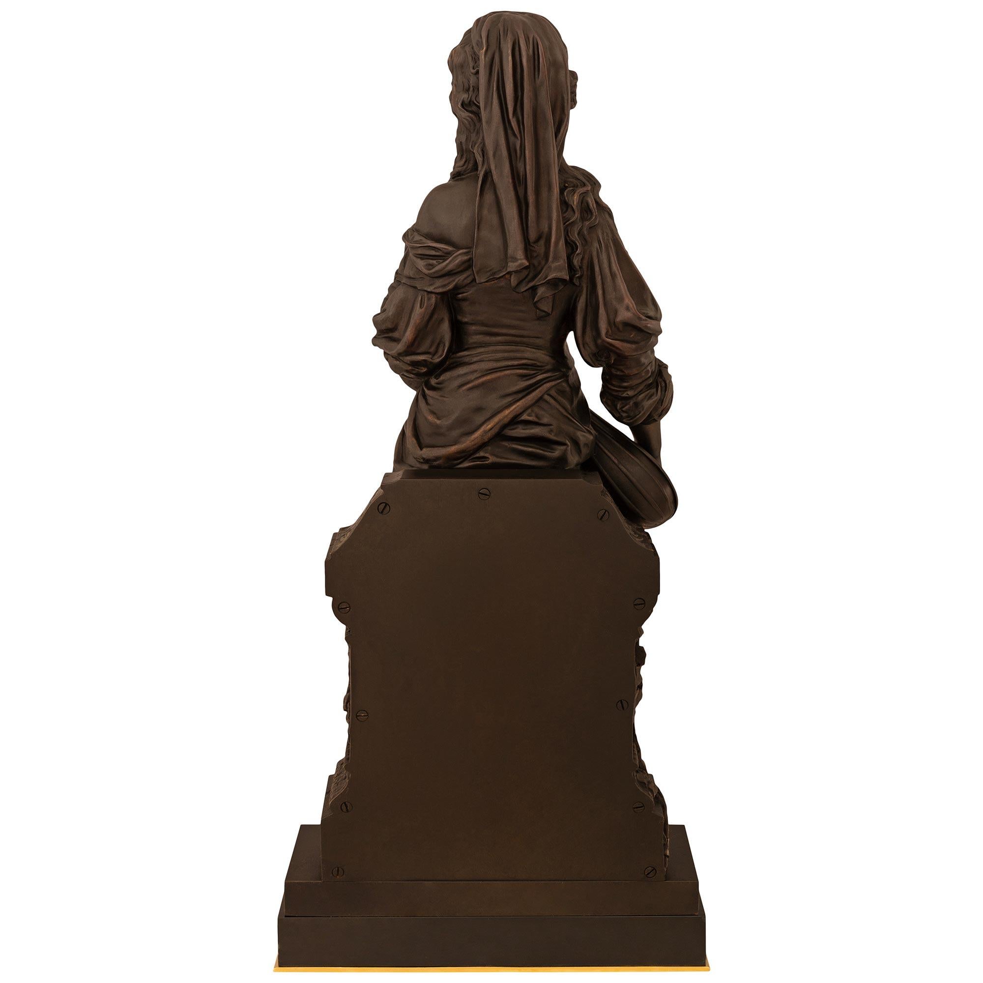 Statua francese del XIX secolo in bronzo patinato e Ormolu in stile Luigi XVI in vendita 4