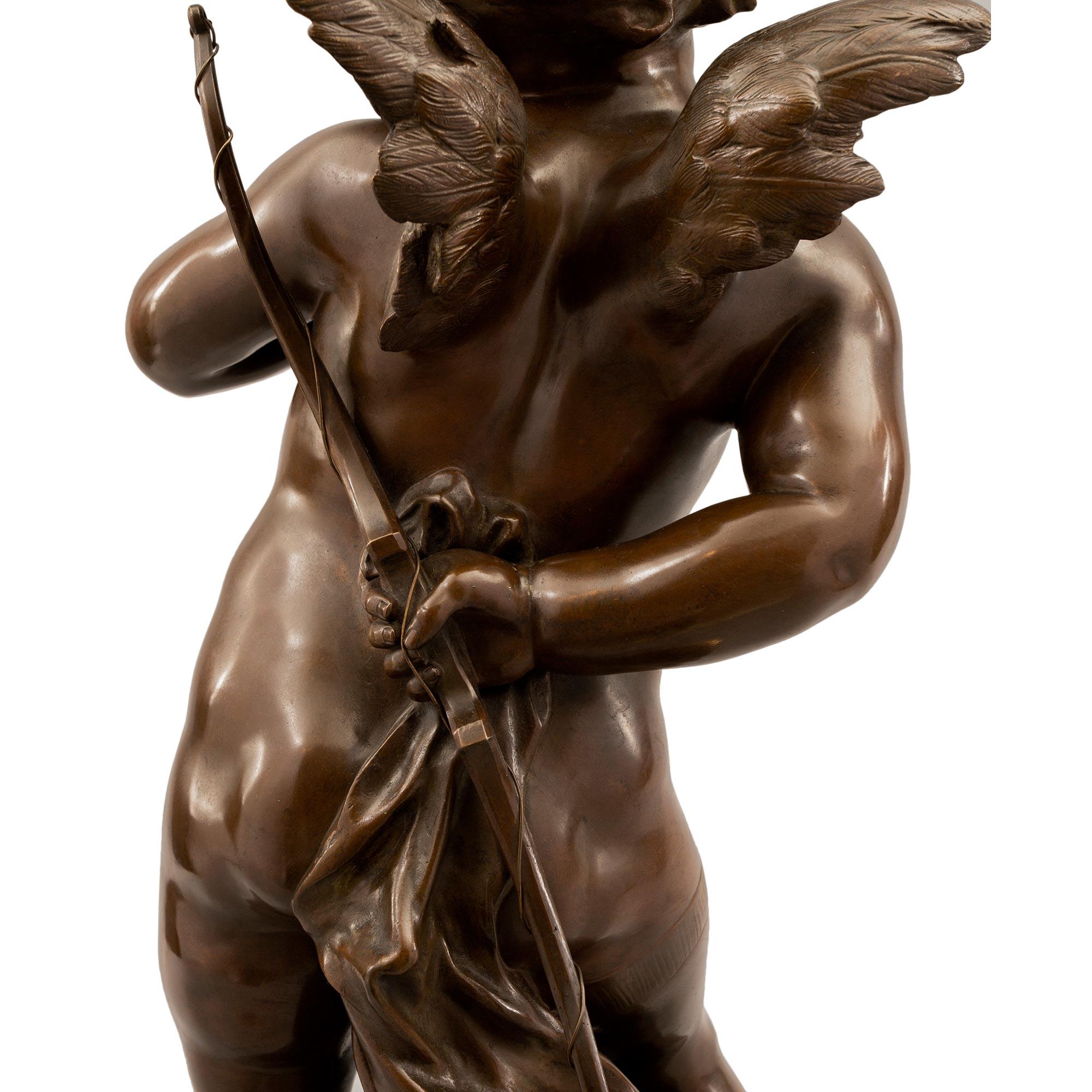 Bronze Statue française du XIXe siècle de style Louis XVI en bronze patiné et bronze doré en vente