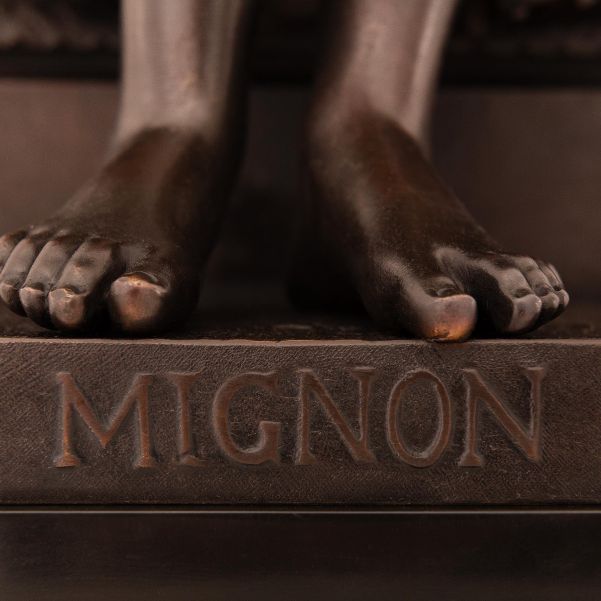 Statua francese del XIX secolo in bronzo patinato e Ormolu in stile Luigi XVI in vendita 1