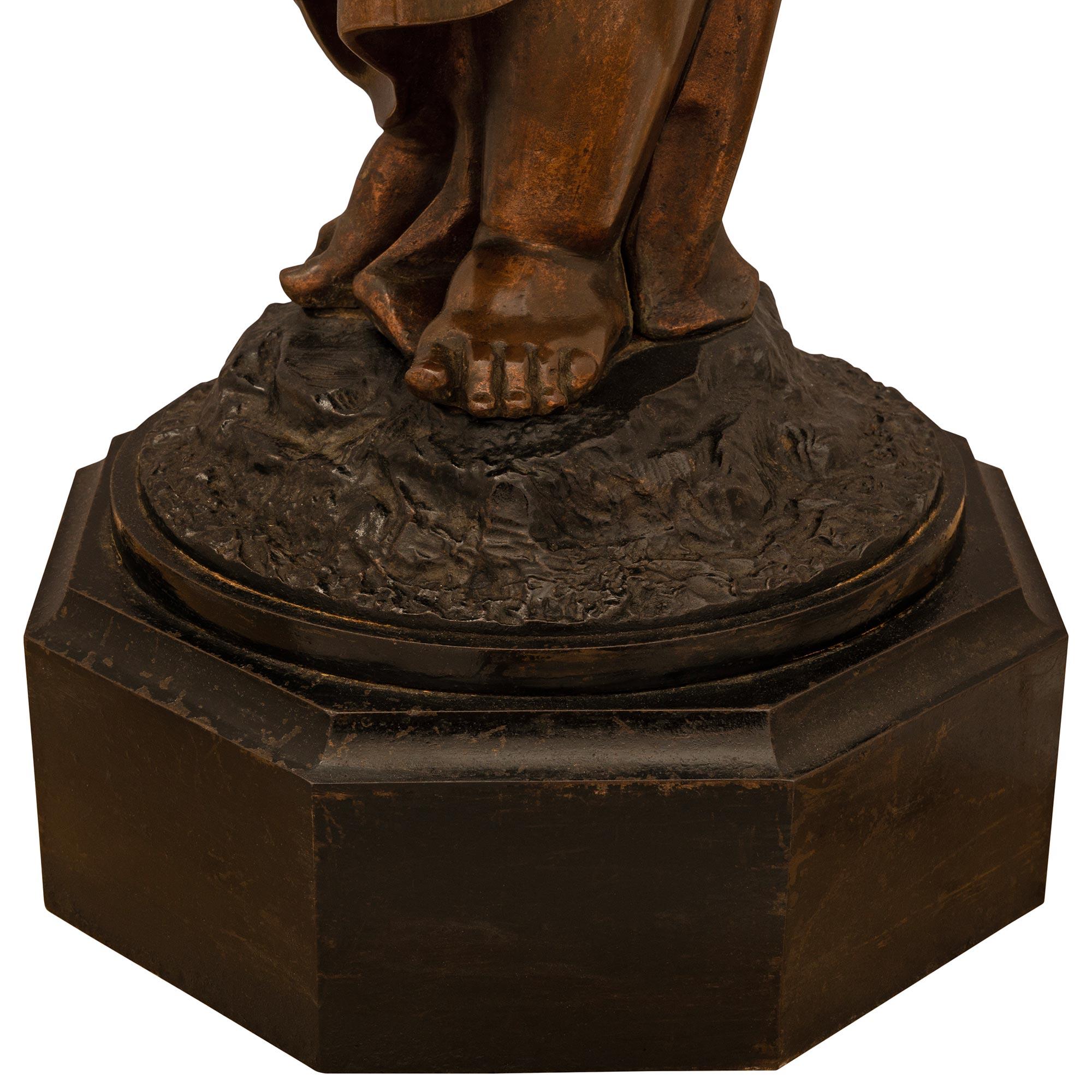 Lampe en bronze patiné de style Louis XVI du 19ème siècle. en vente 1
