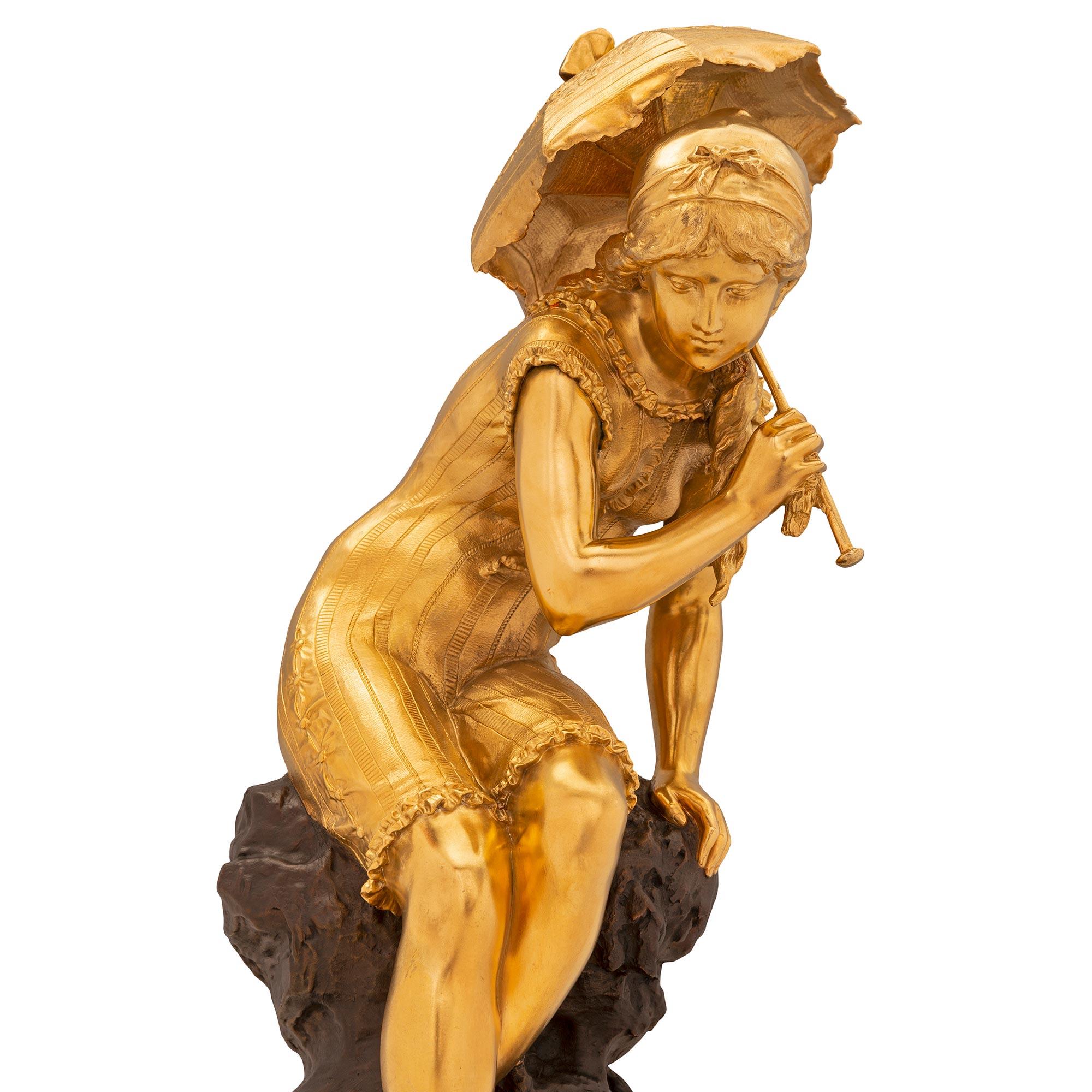 Statue franaise du 19me sicle de style Louis XVI en bronze patin, bronze dor et marbre Bon état - En vente à West Palm Beach, FL